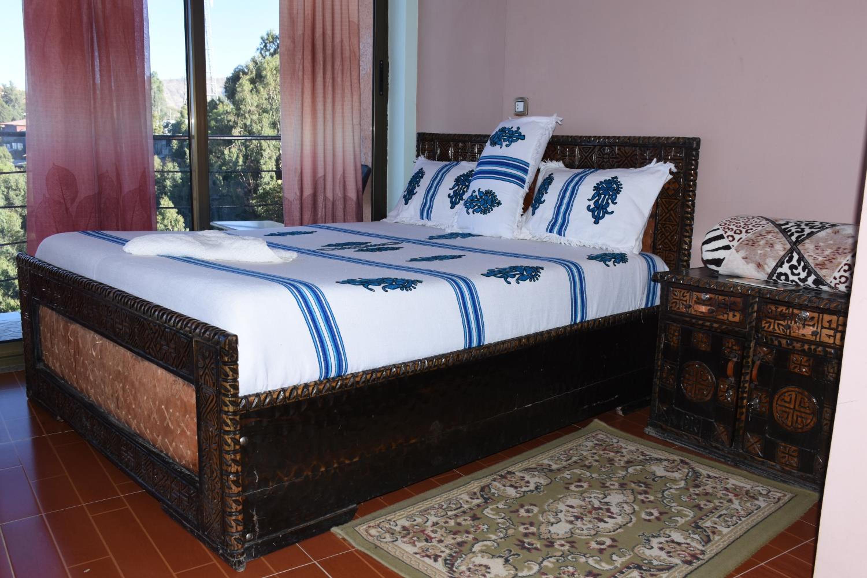 Single Room with Private Bathroom photo 1