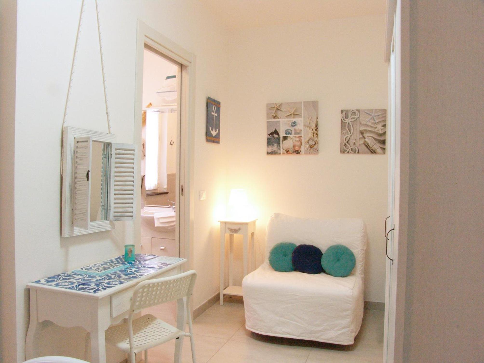 Single Room photo 3