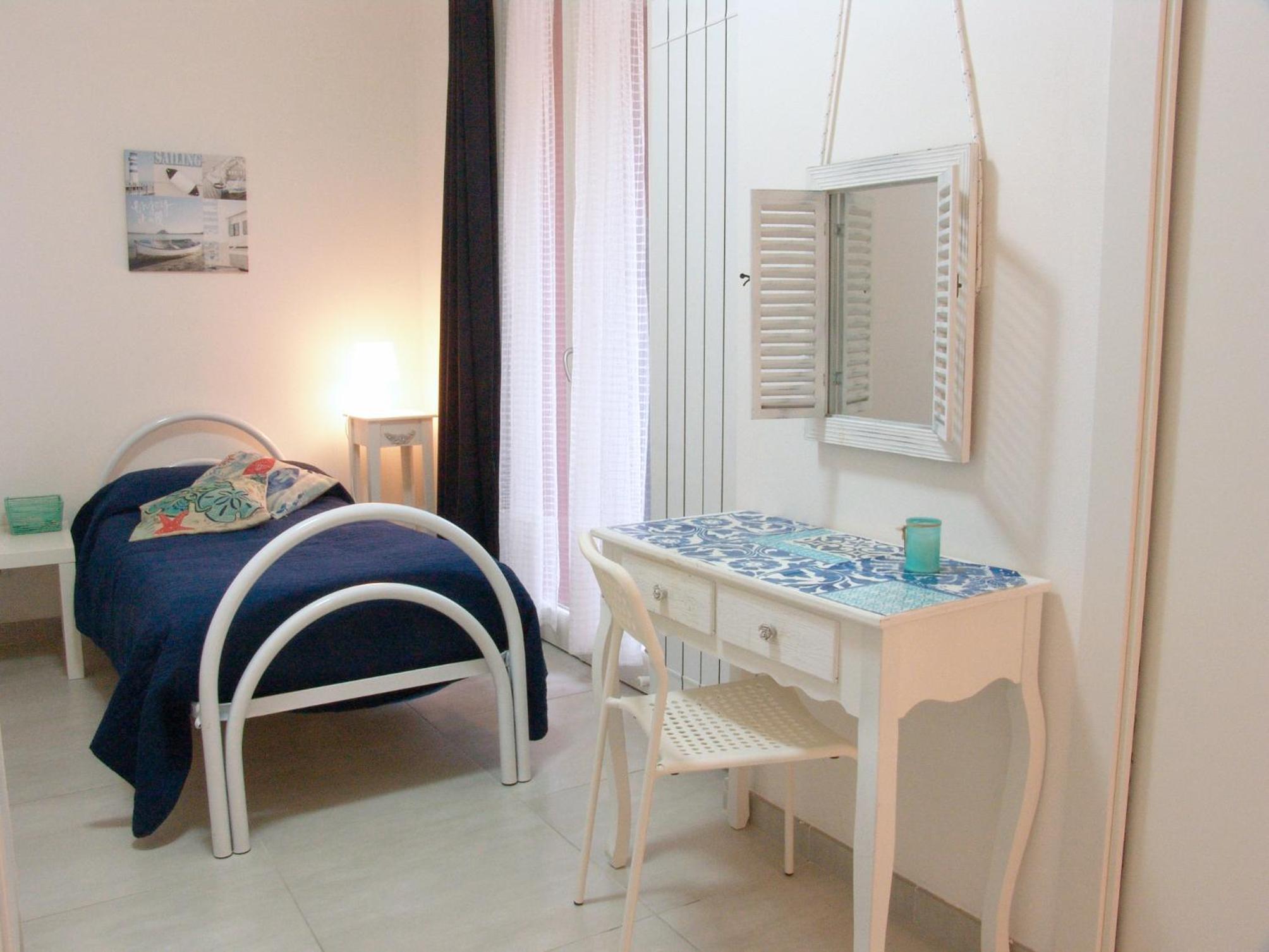 Single Room photo 2