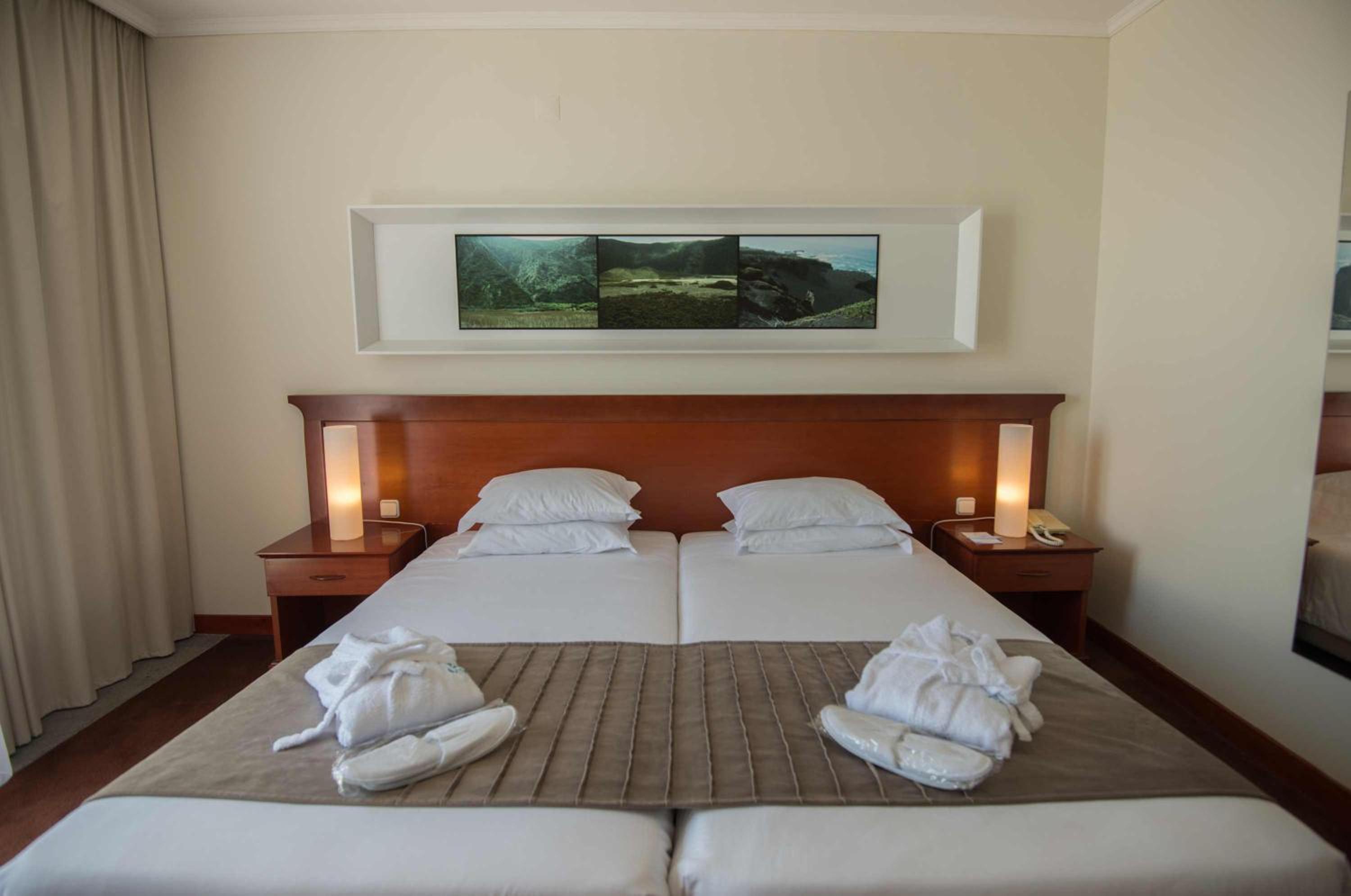 Twin Room with Sea View - Photo 1