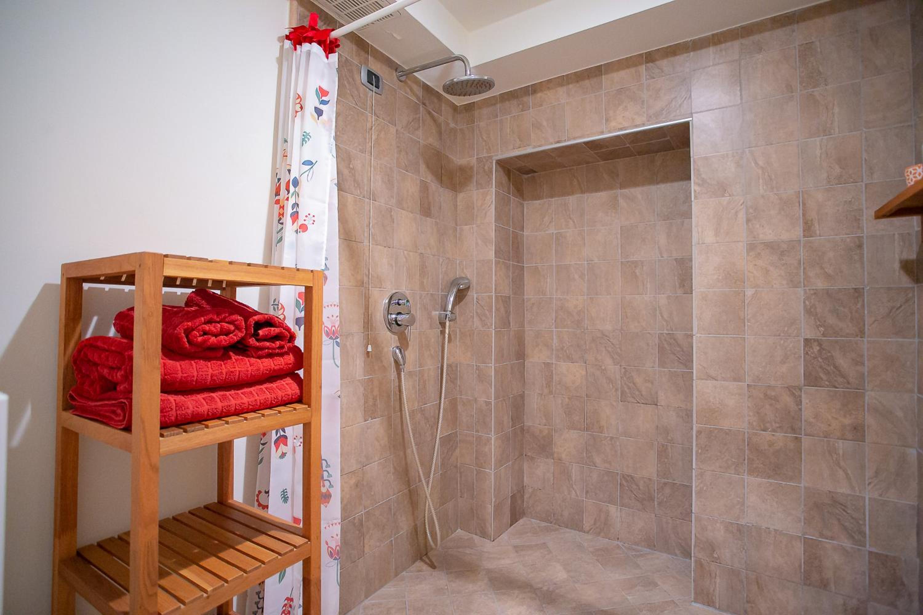 Double Room - Photo 7