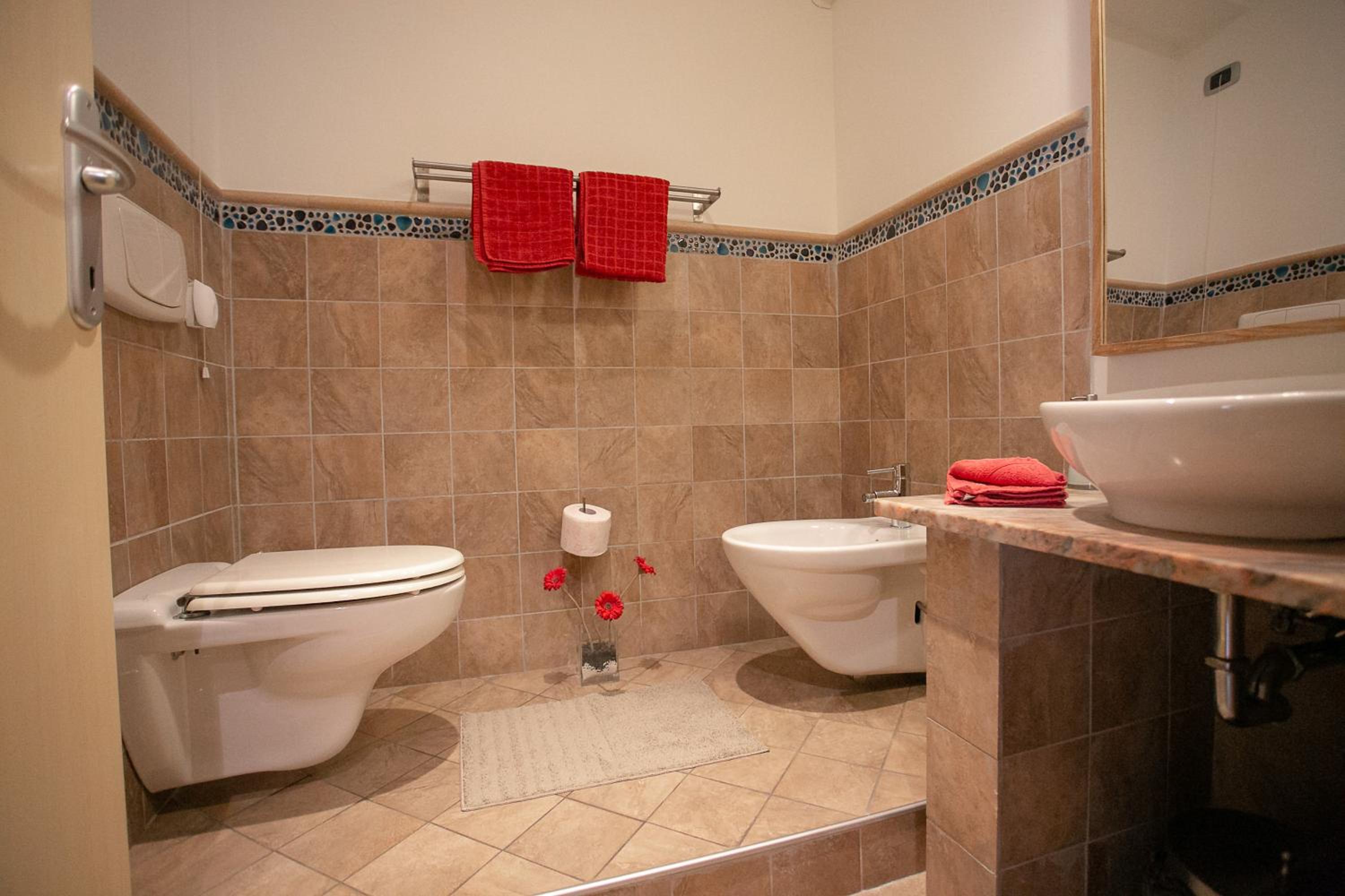 Double Room - Photo 6