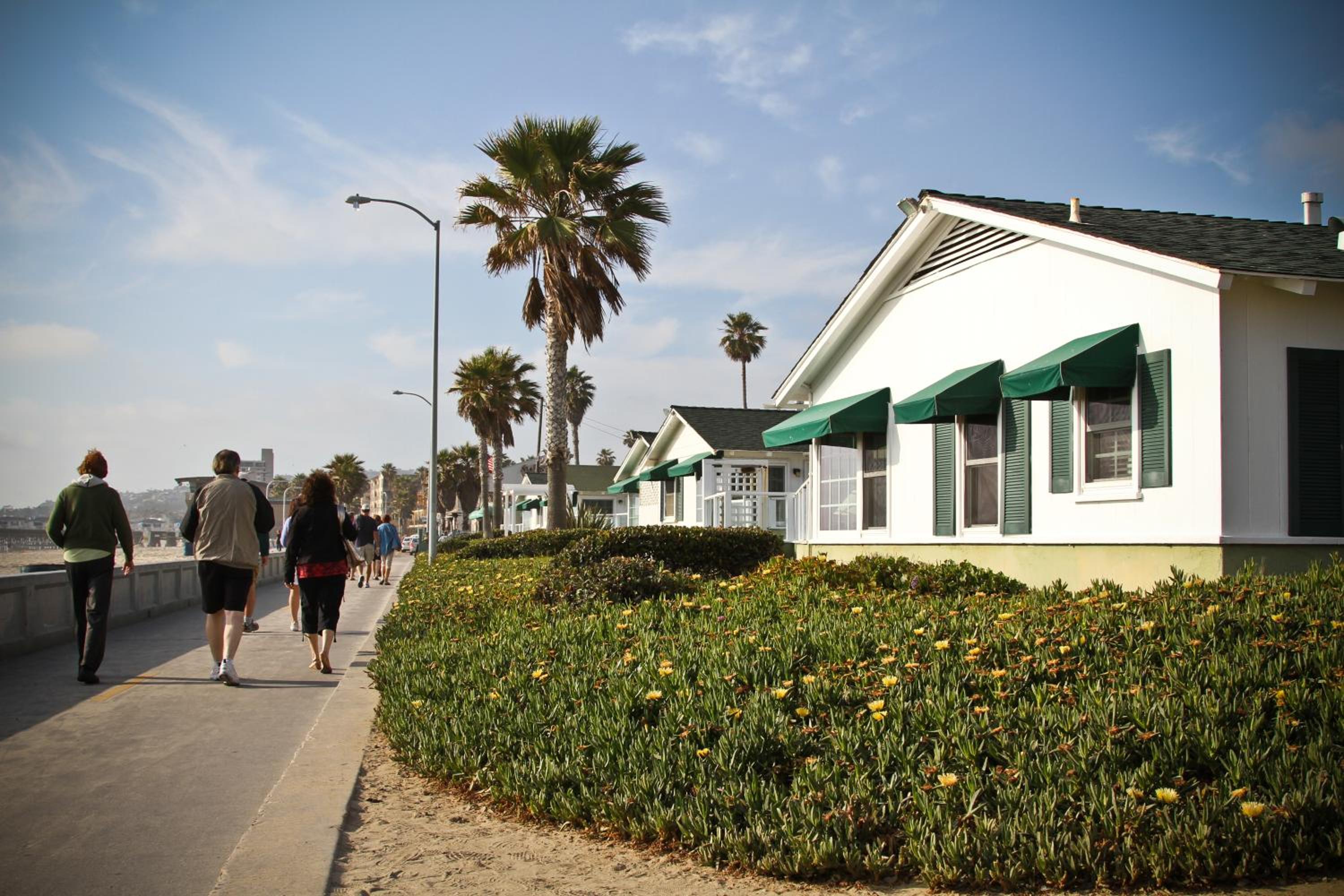 Bungalow with Sea View