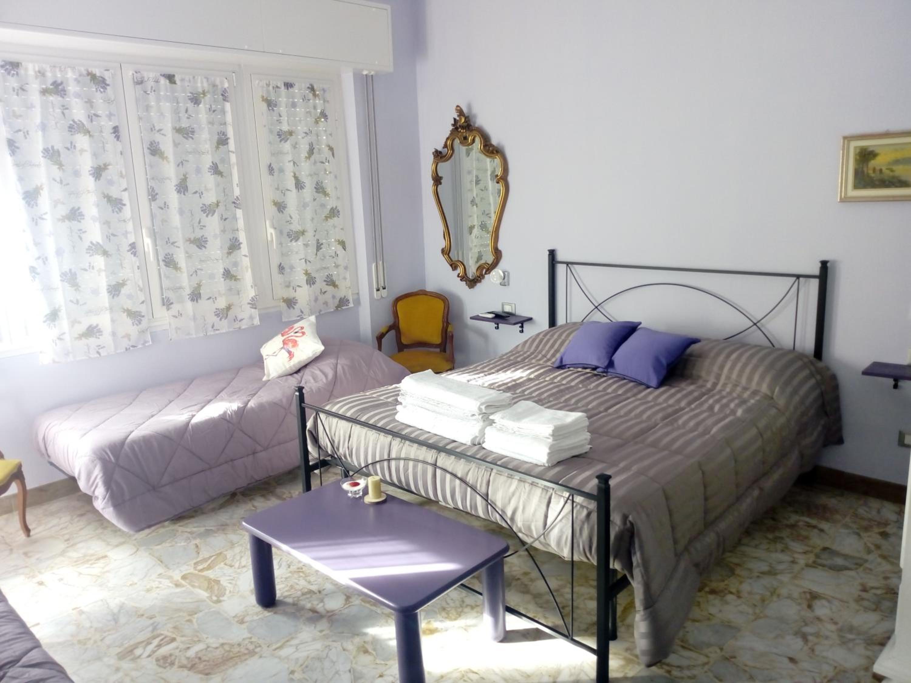 Quadruple Room with Private Bathroom photo 1
