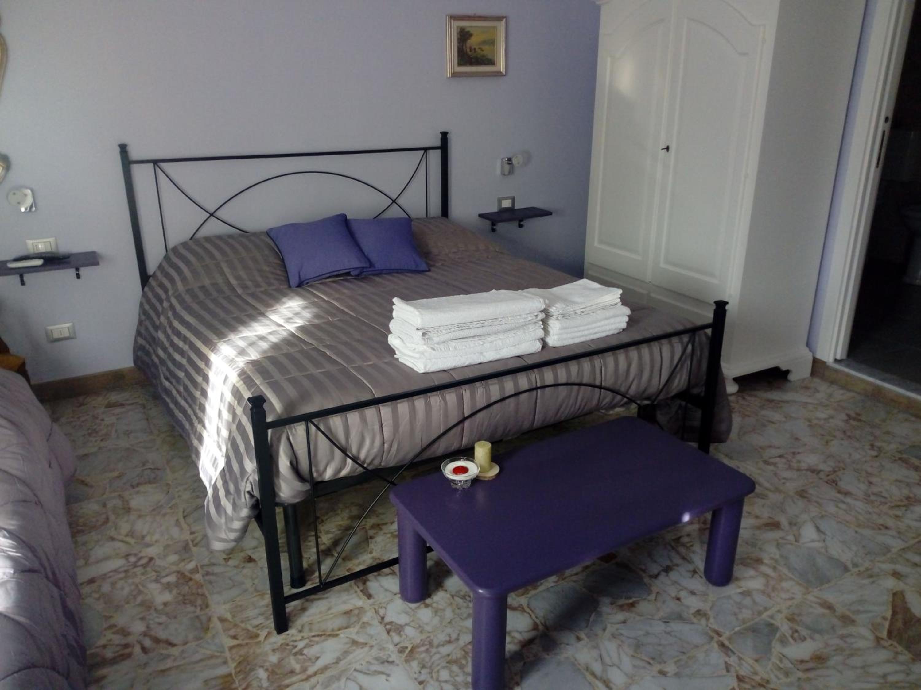 Quadruple Room with Private Bathroom photo 2