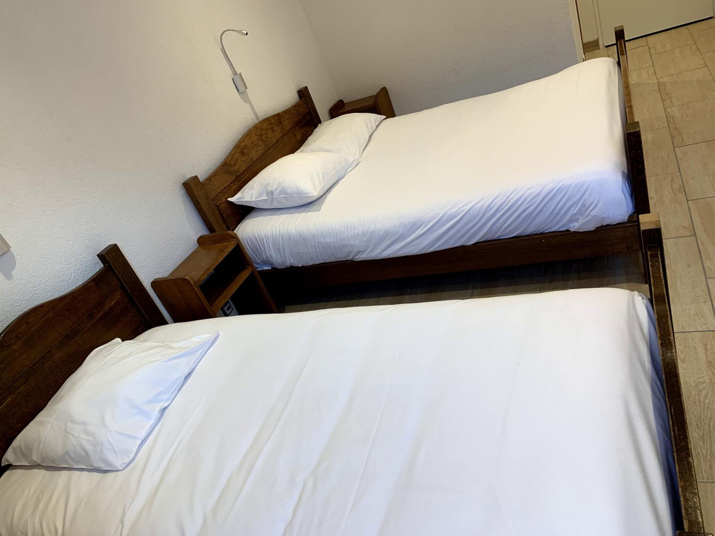 Triple Room with Private Bathroom - Photo 3