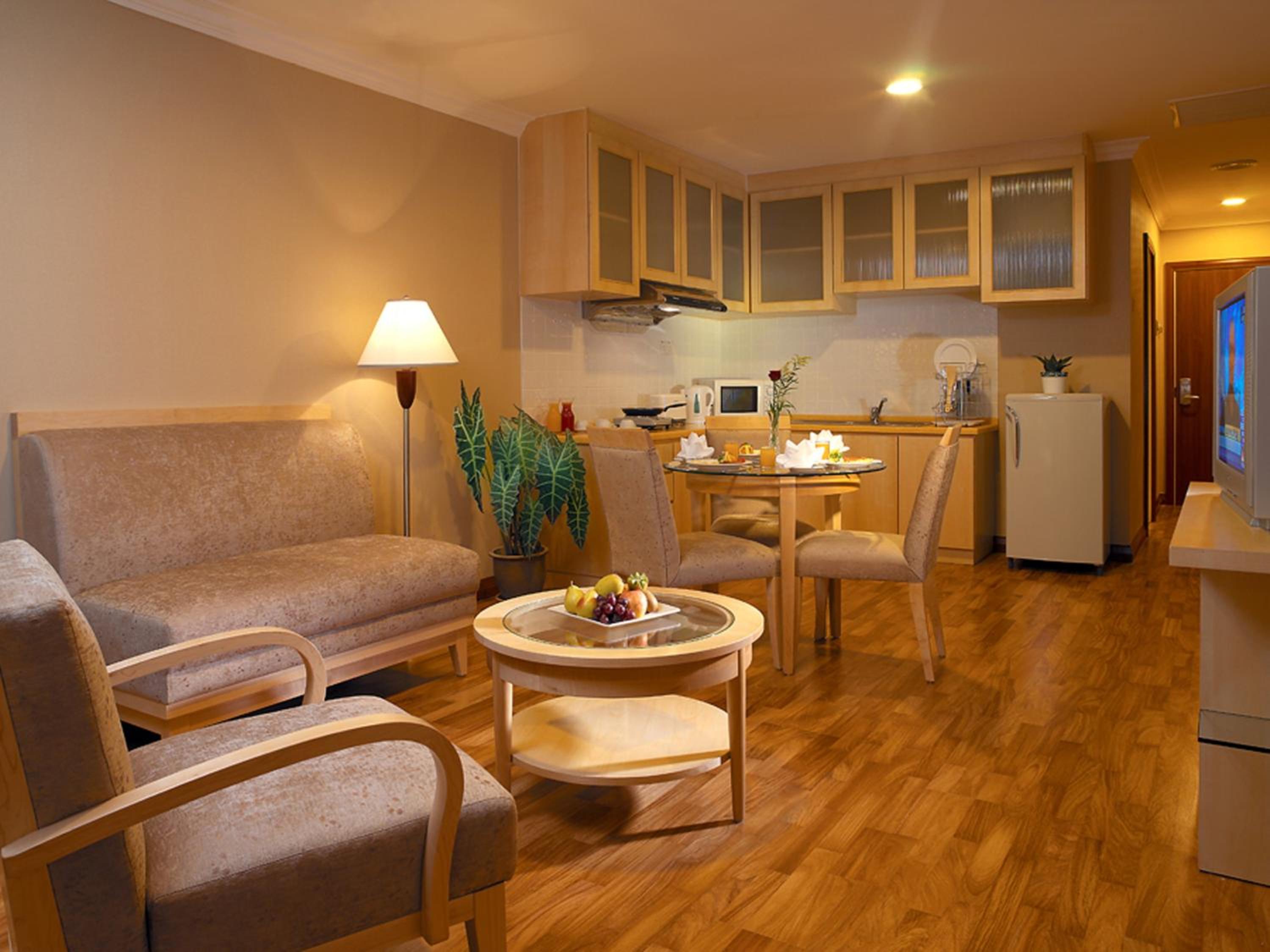 Deluxe One Bedroom Suite - Photo 2
