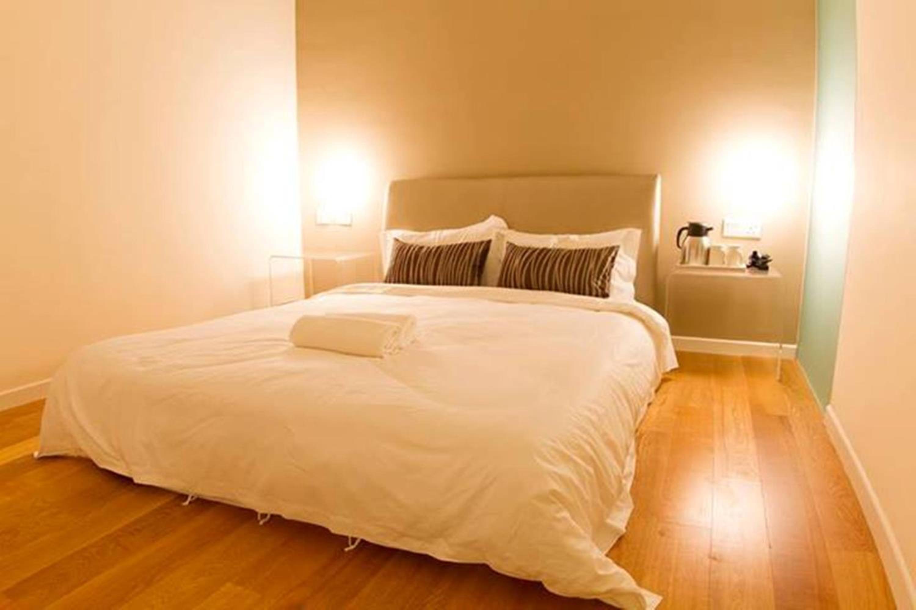 Platform Queen Room