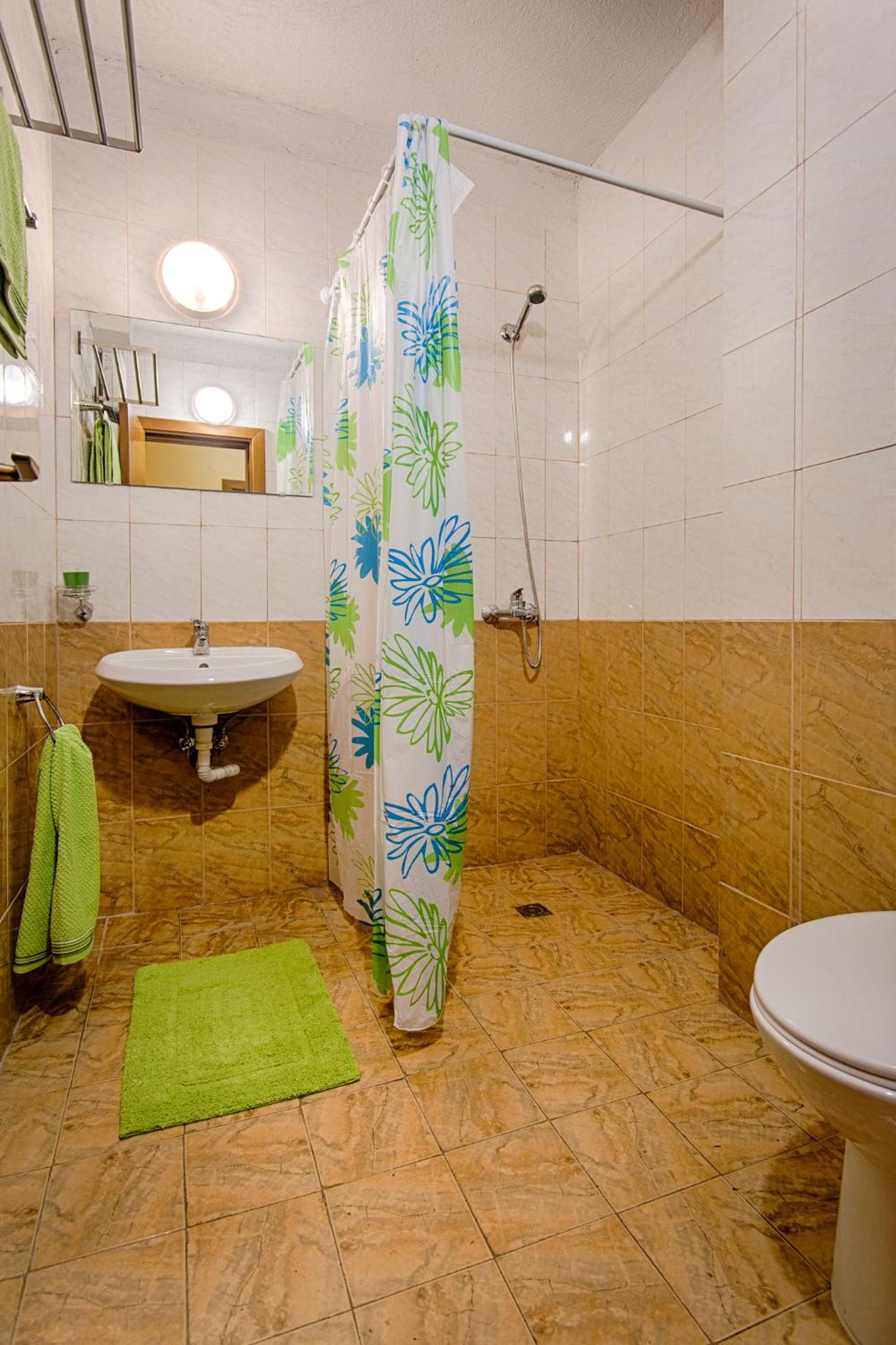 One-Bedroom Apartment - Photo 17
