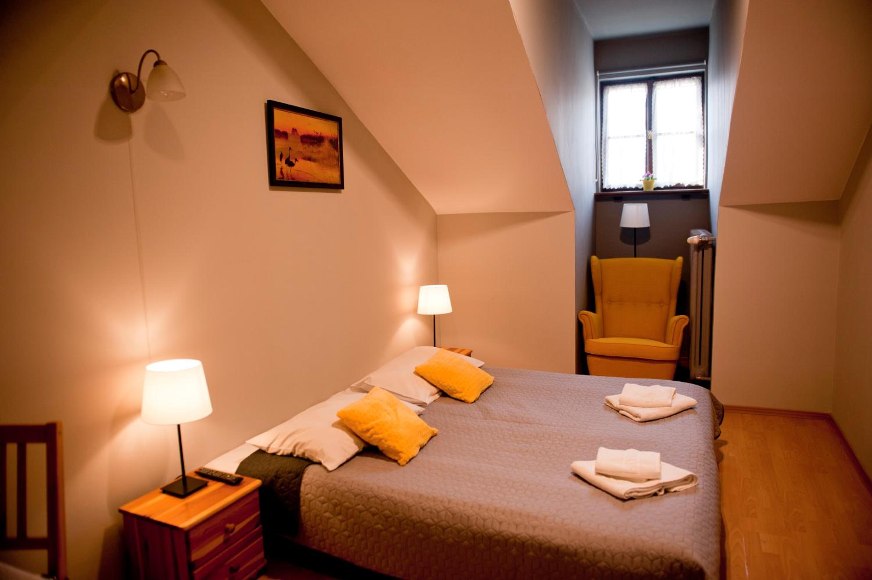 Standard Double Room - Photo 11