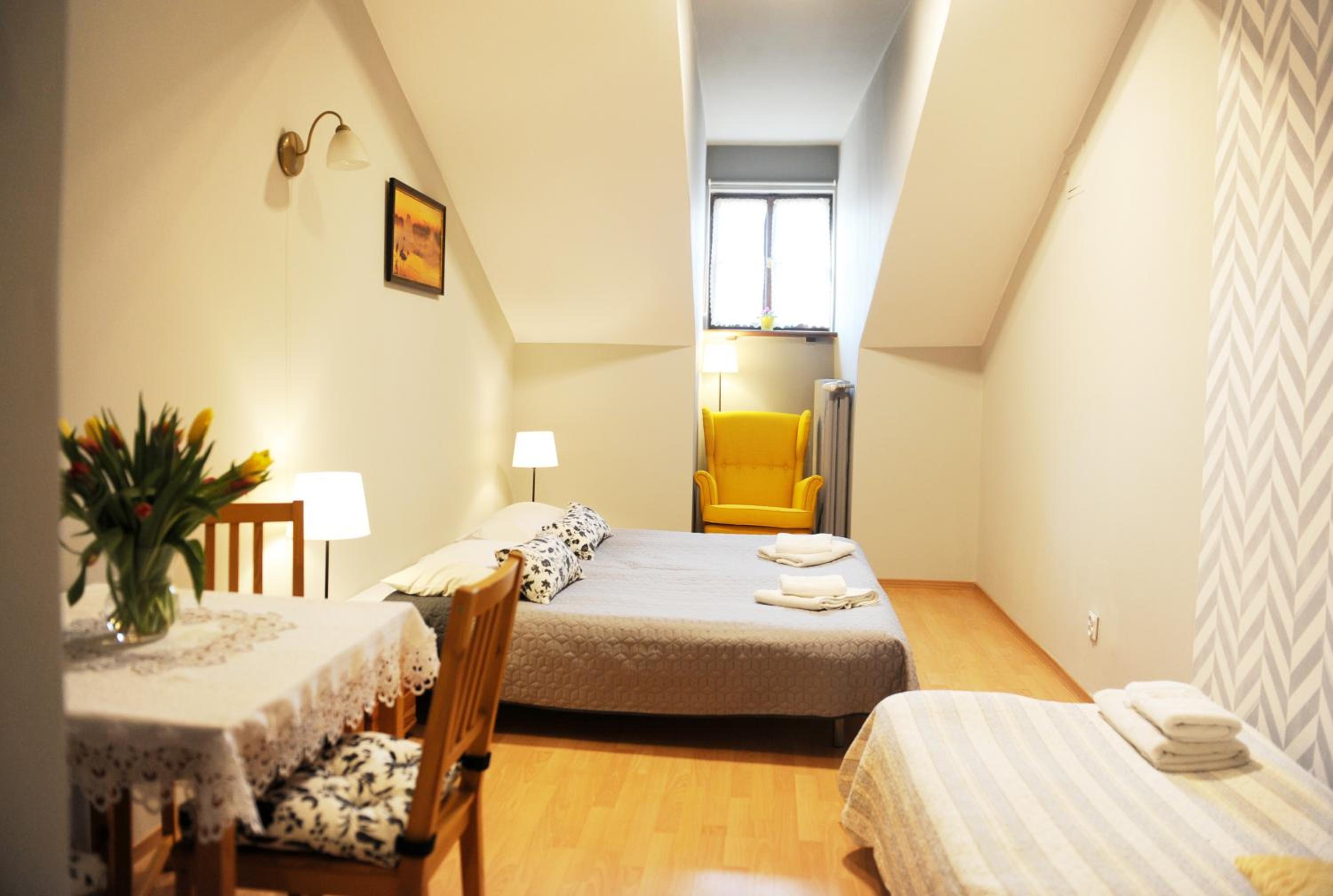 Standard Double Room - Photo 9
