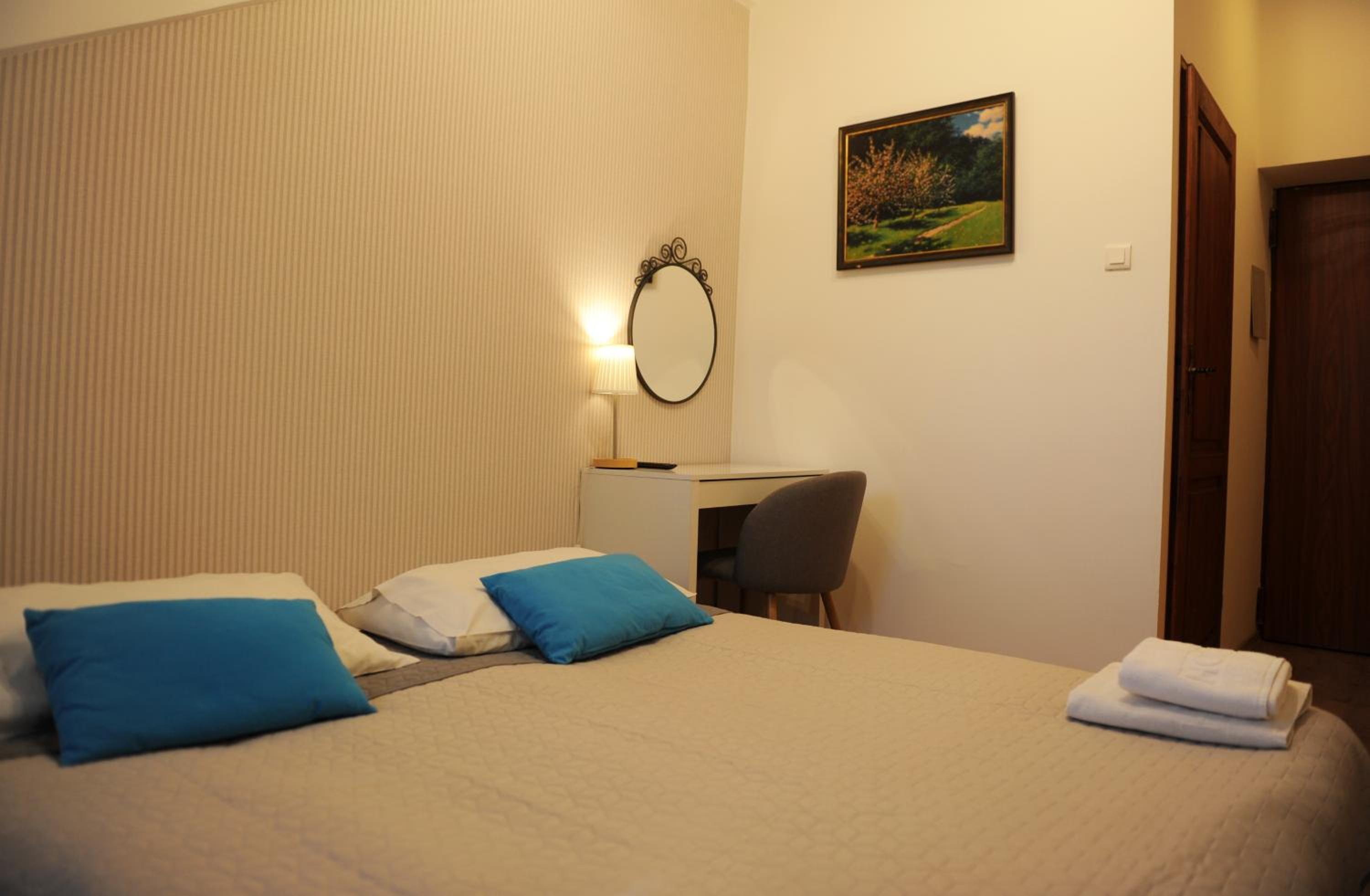 Standard Double Room - Photo 6