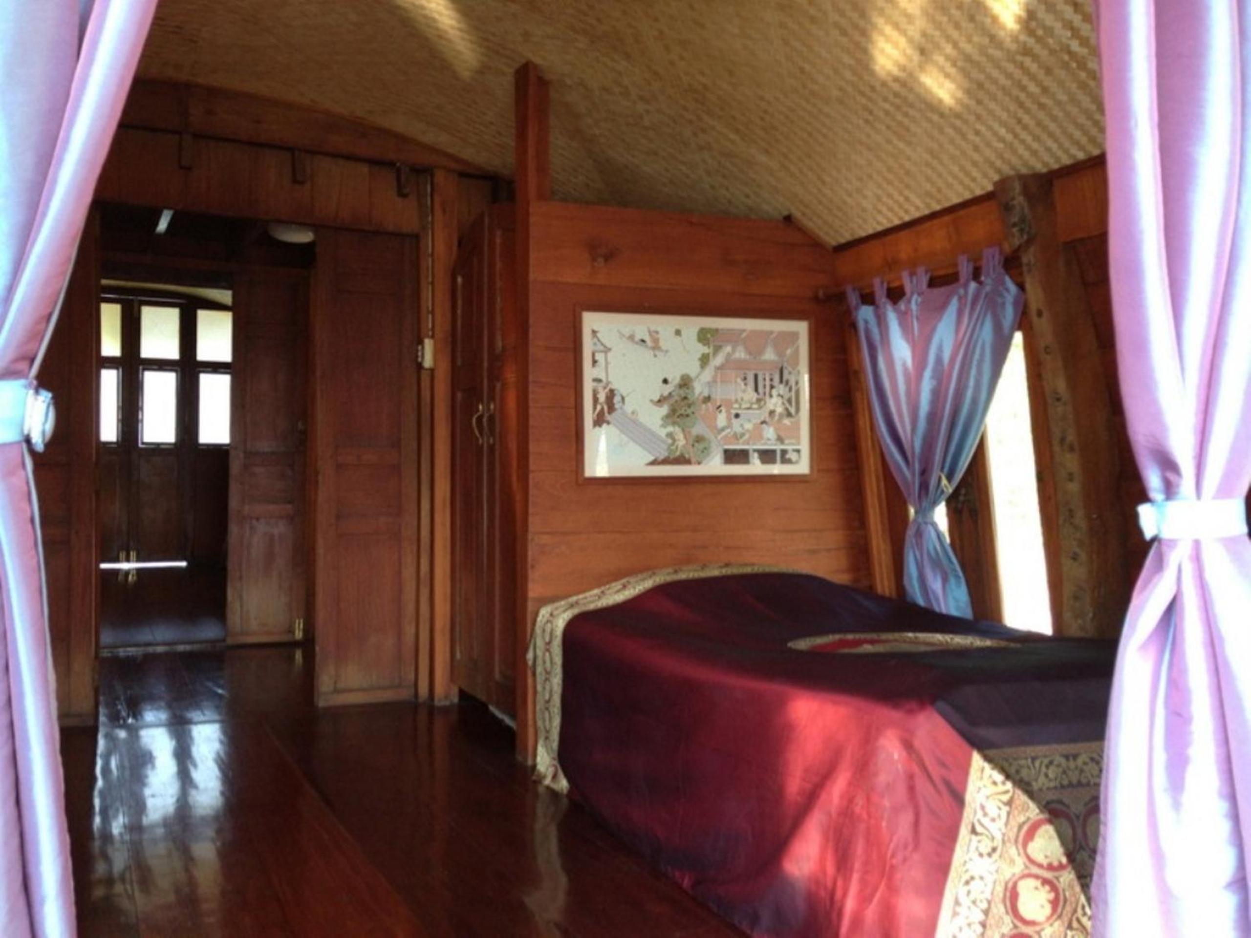 Boat House - Photo 2