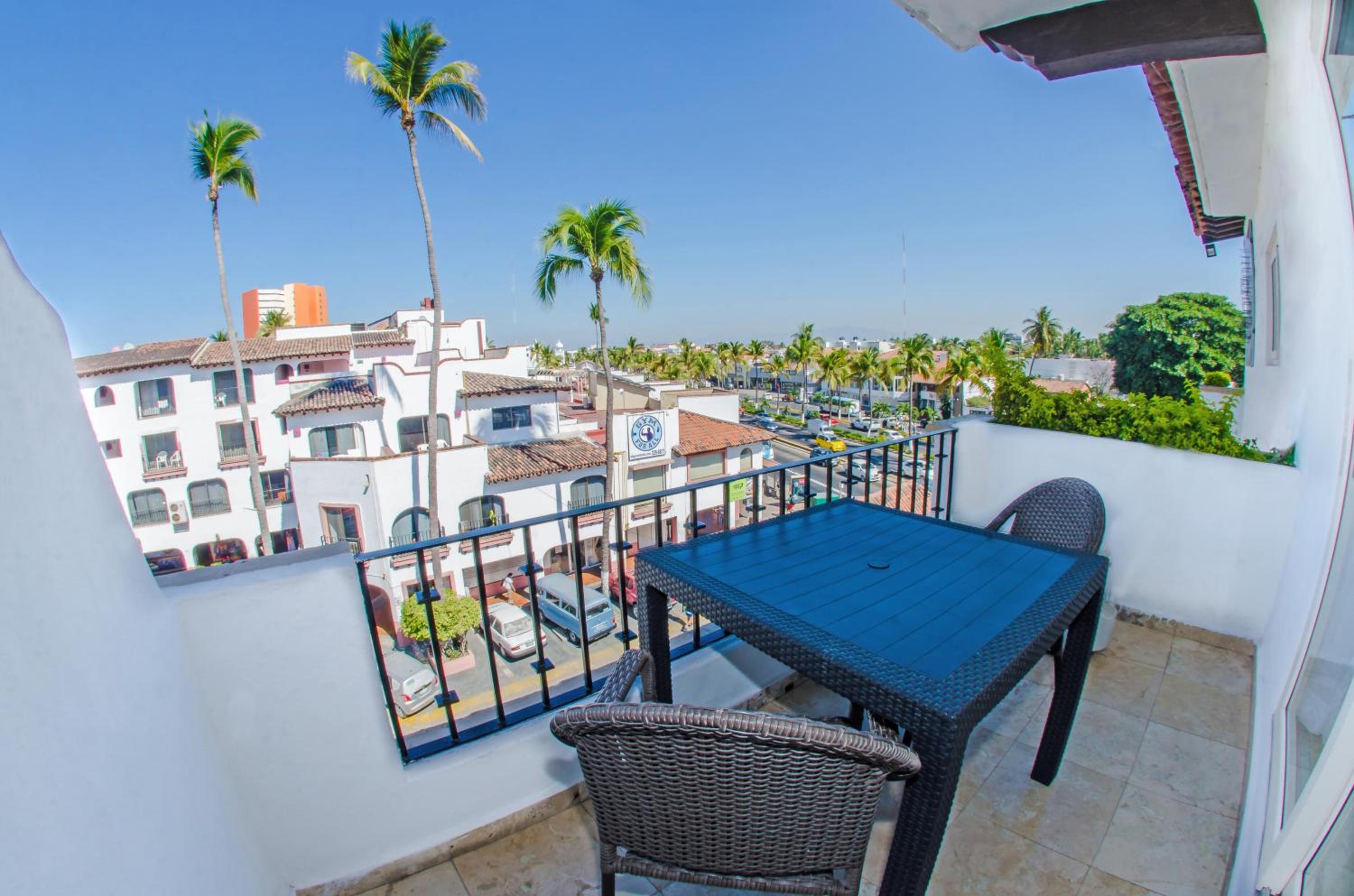 Quadruple Room with Balcony photo 2