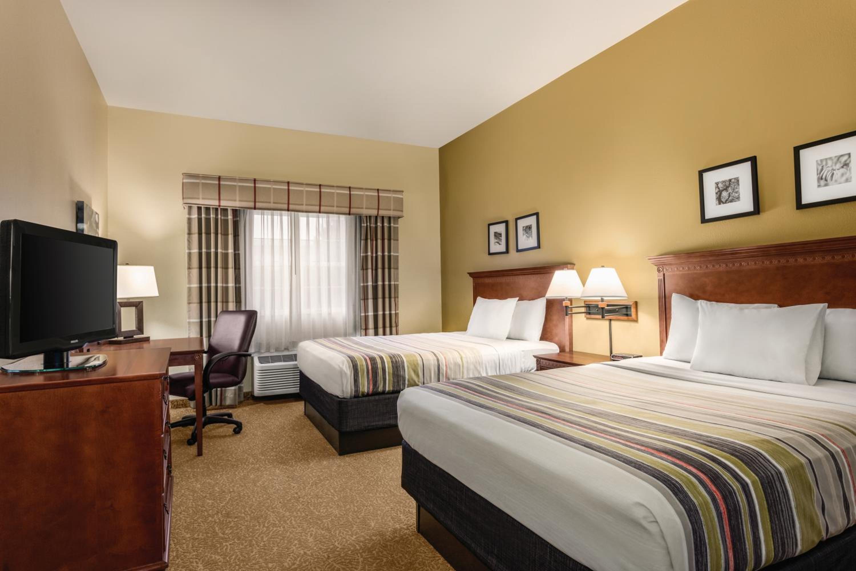 Queen Room - Photo 1