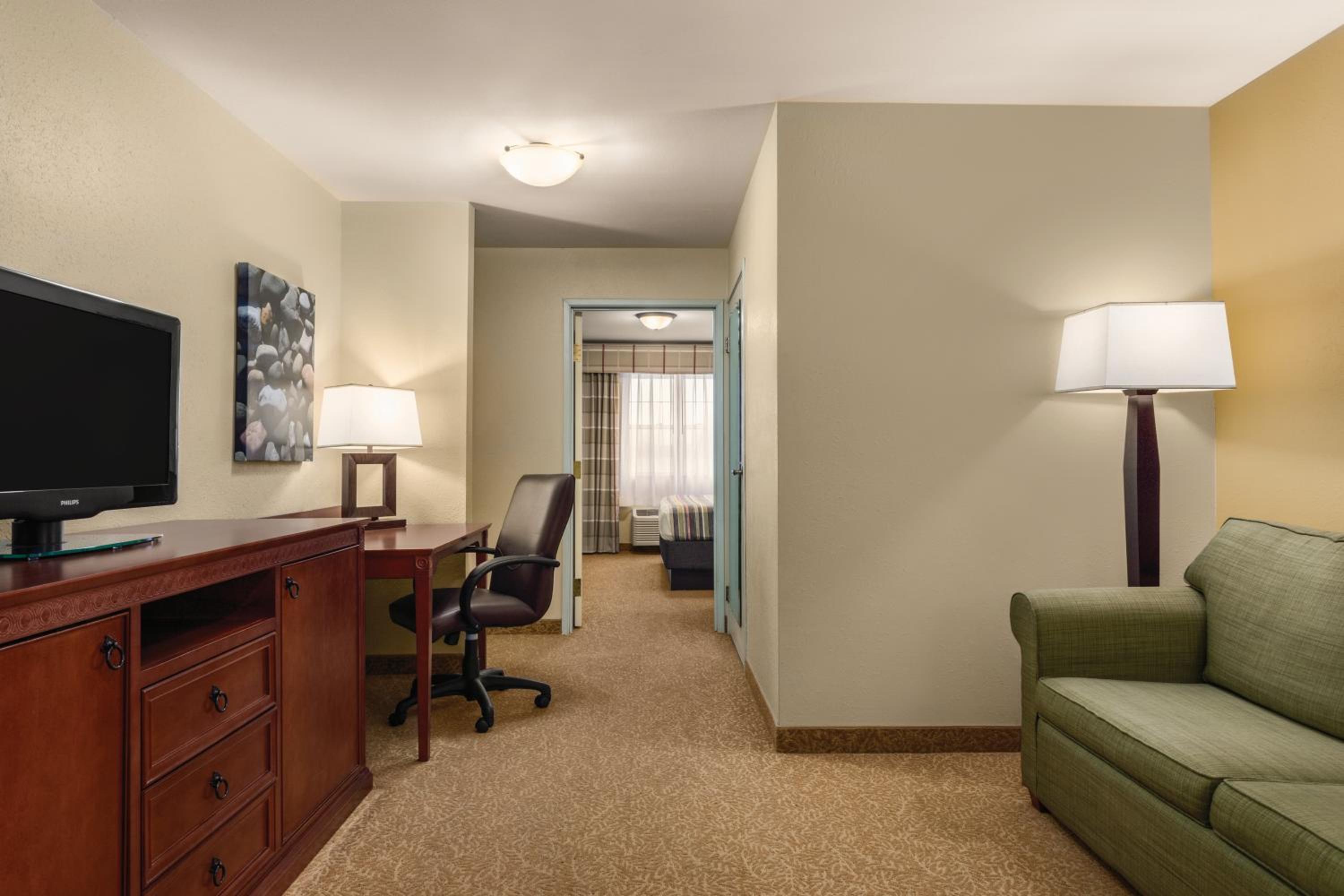 One-Bedroom King Suite with Sofa Bed - Photo 2