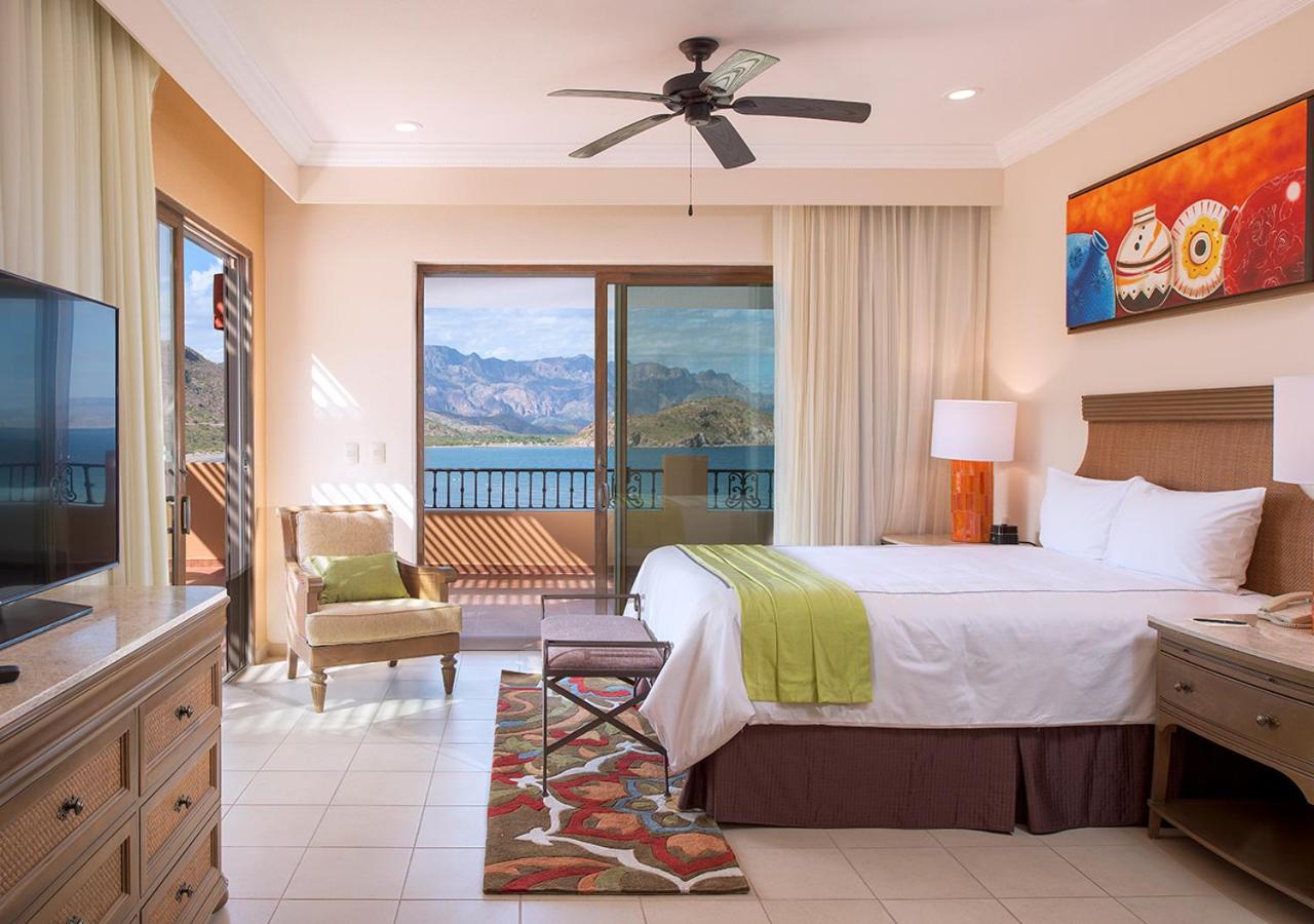 Three-Bedroom Suite Premium Floor photo 2