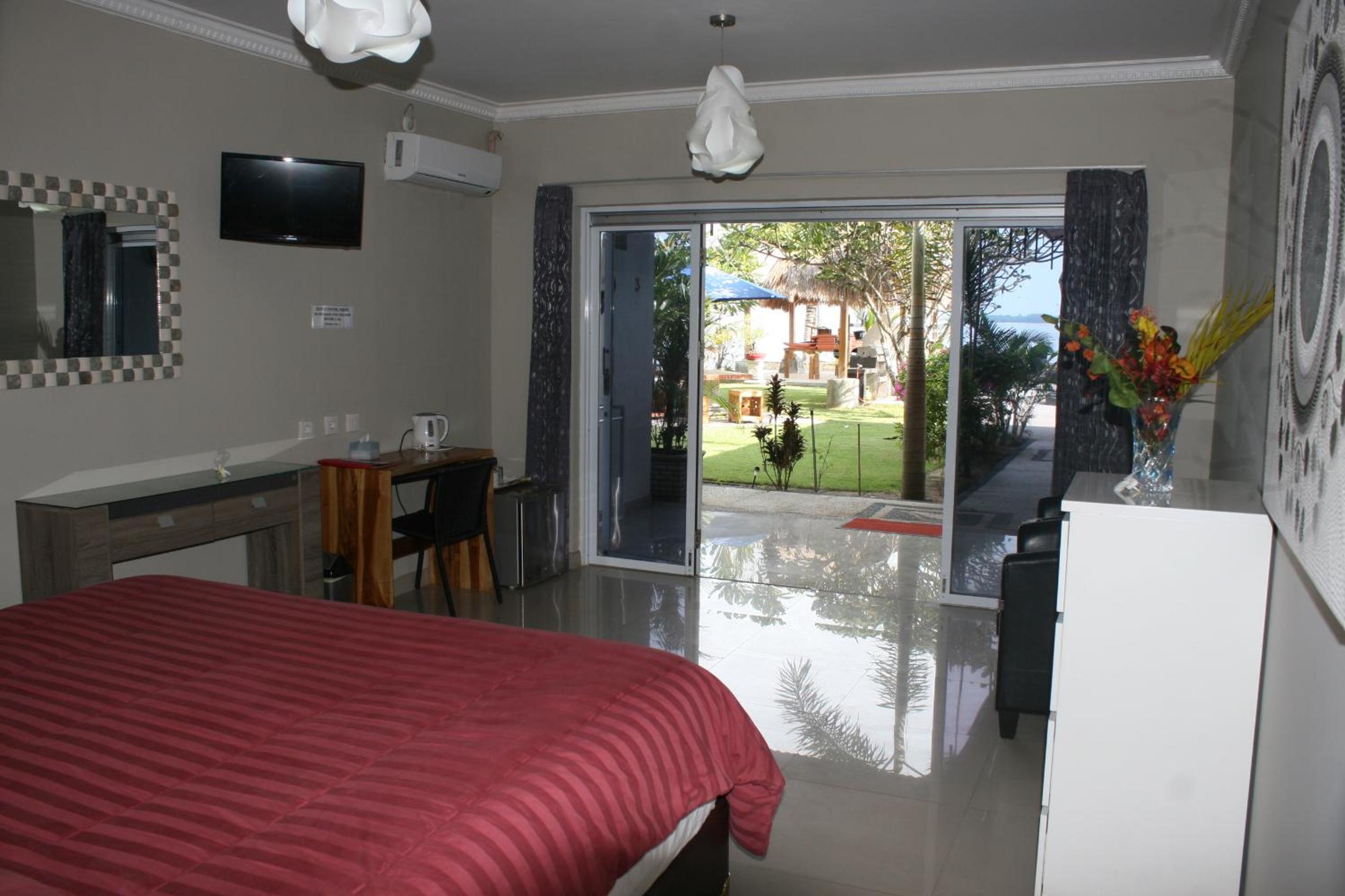 Deluxe Double Room with Sea View - Photo 4