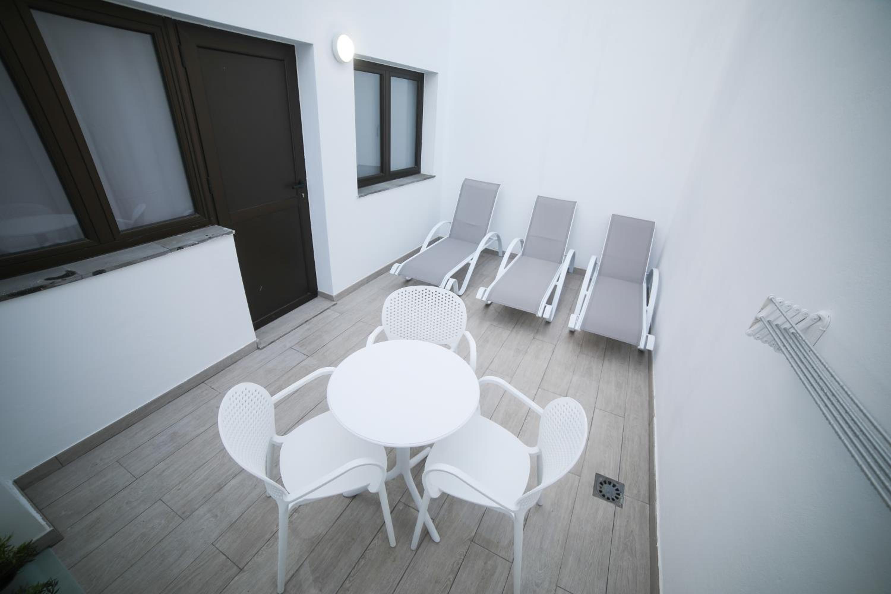Two-Bedroom Apartment - Photo 4