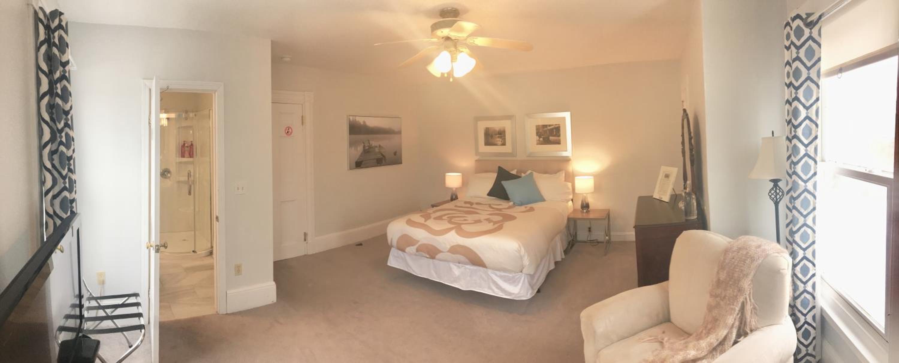 Queen Room photo 1