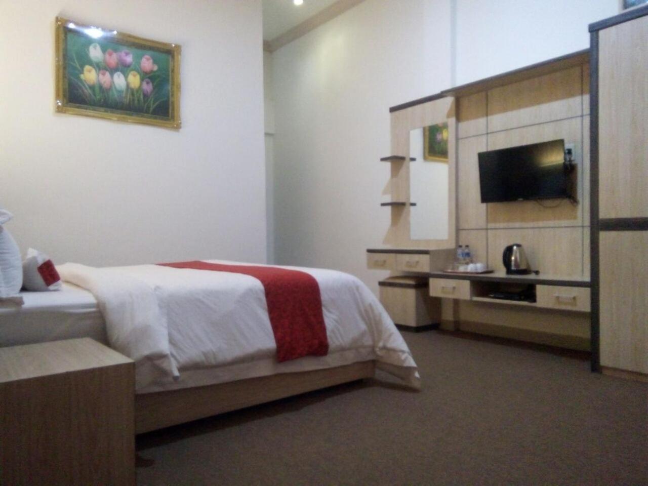 Deluxe Room - Photo 1