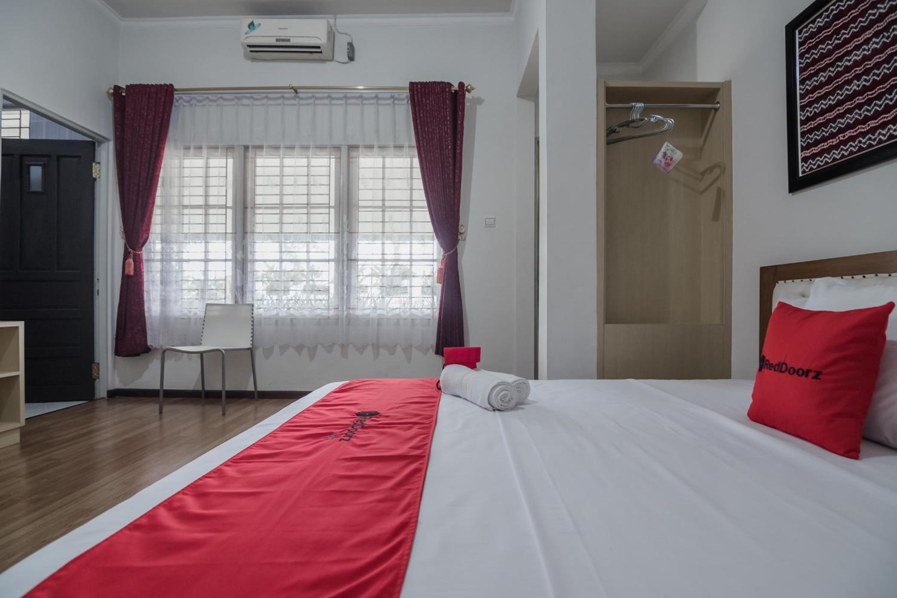 Deluxe Room - Photo 7