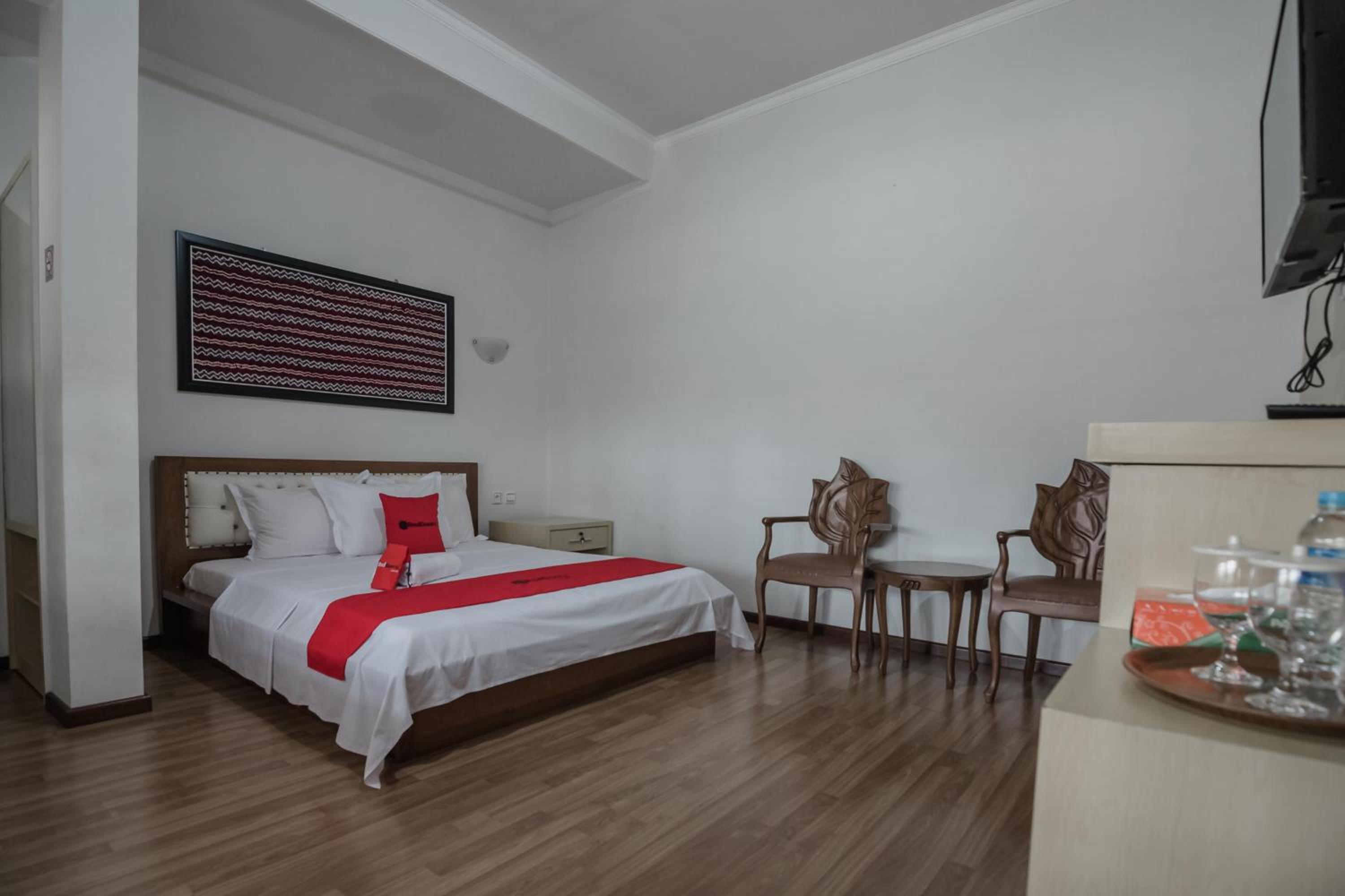 Deluxe Room - Photo 1