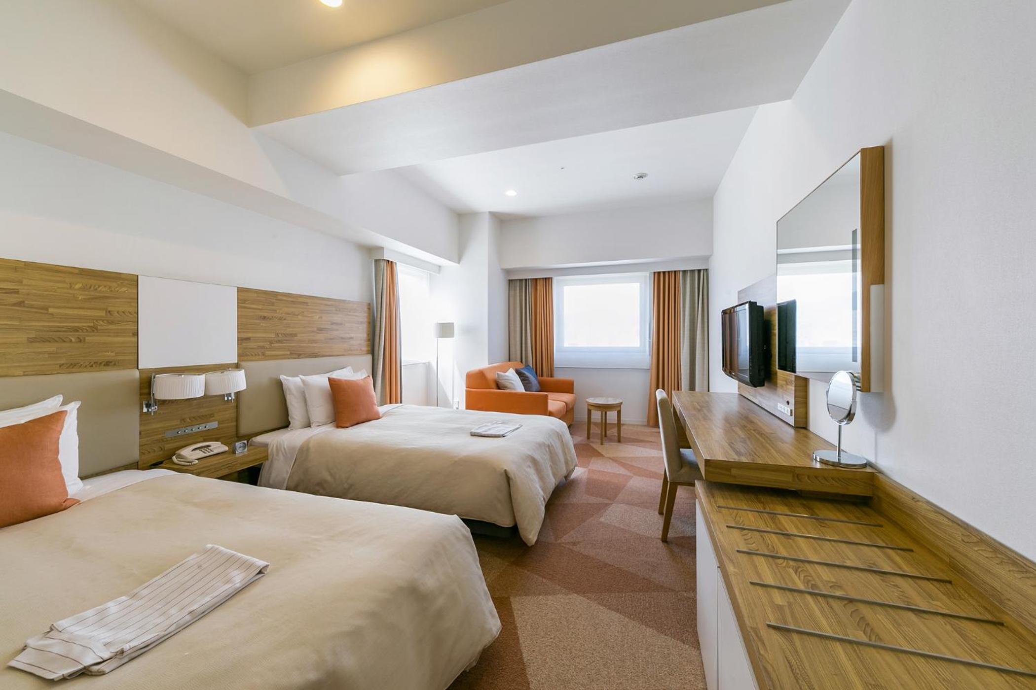 Deluxe Twin Room - Non-Smoking photo 2