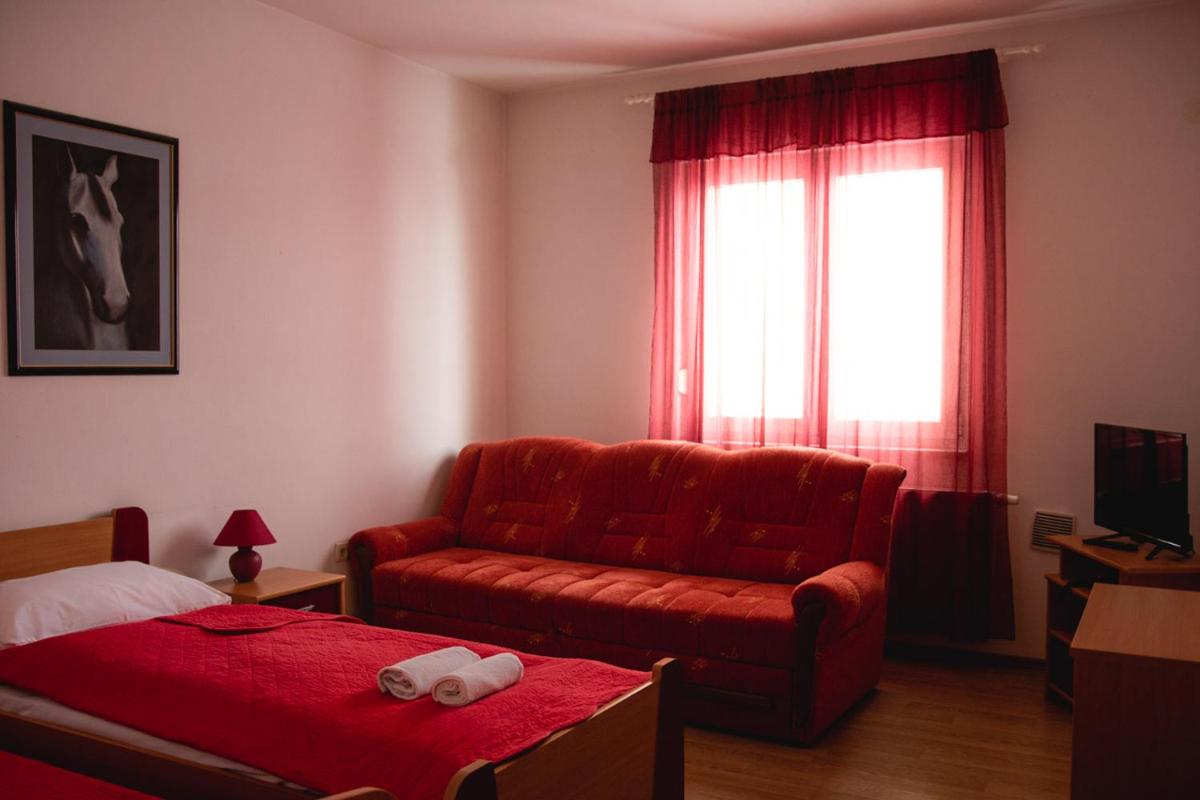 Single Room with Private Bathroom photo 1