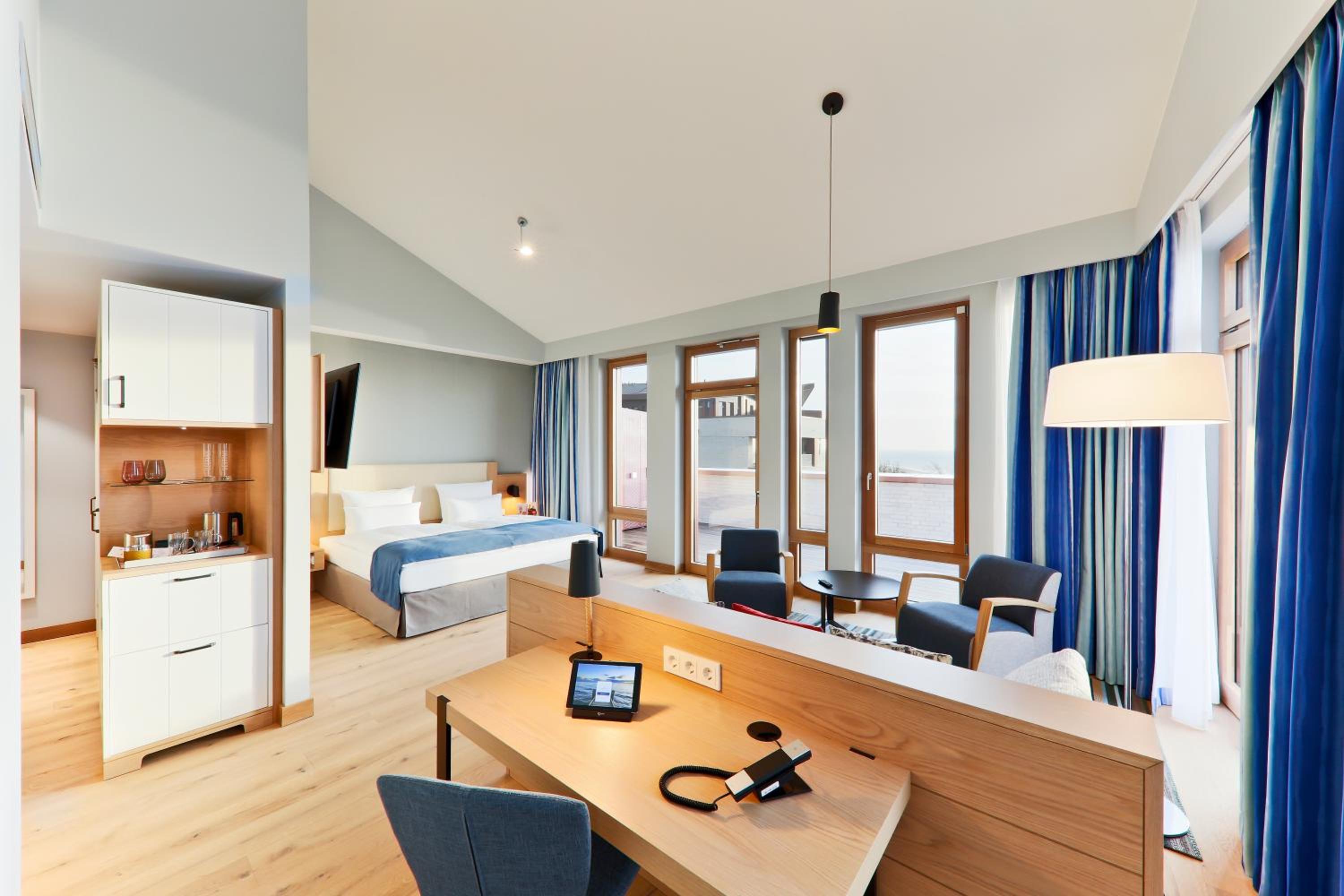 Junior Suite with Sea View photo 2