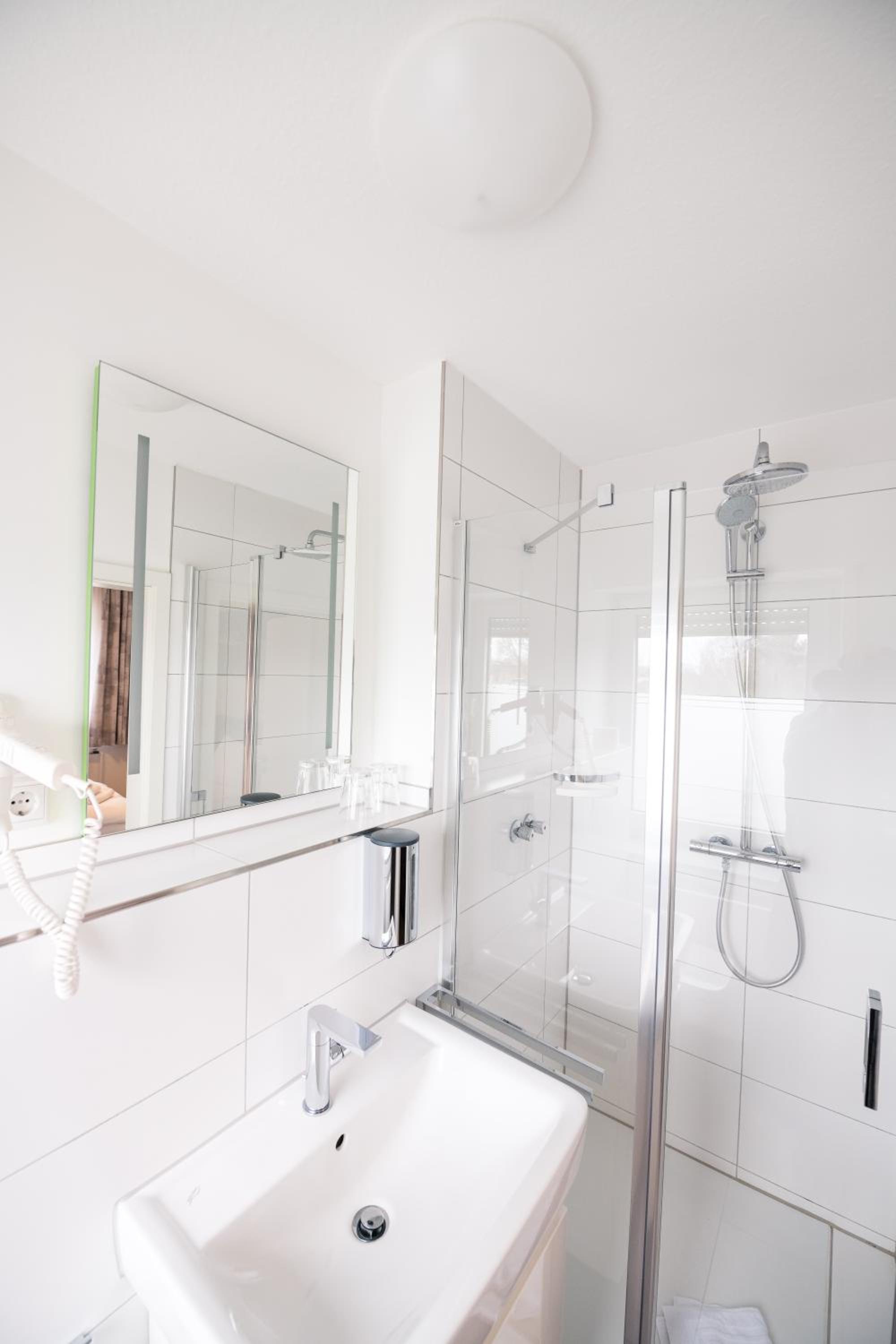 Single Room with Shower photo 3