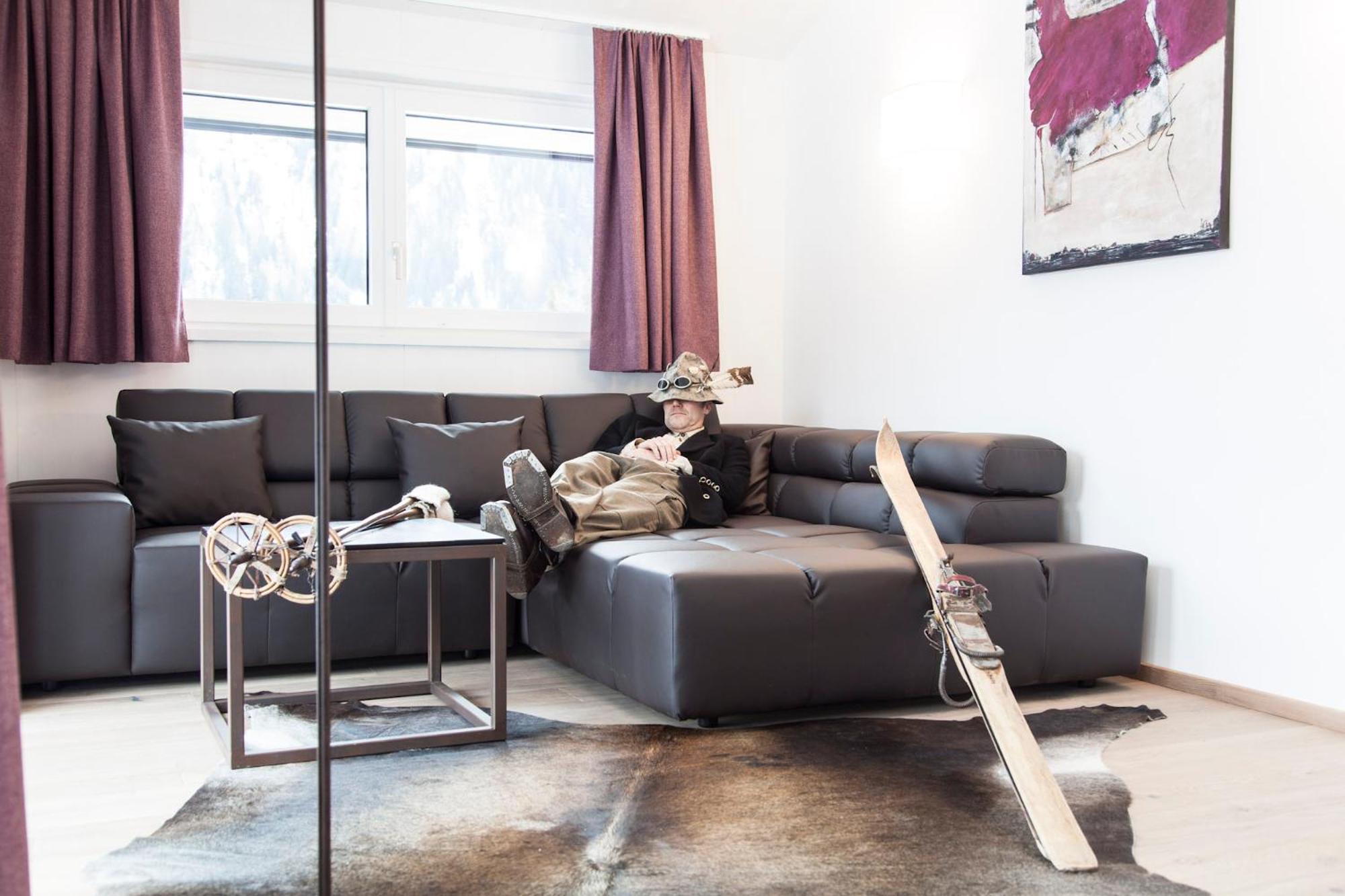 Suite - Photo 3