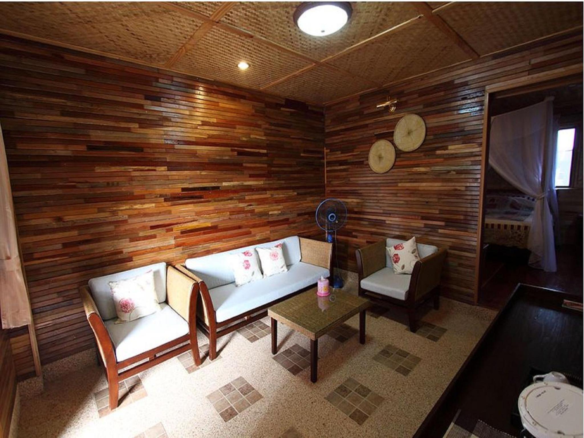 Family Room photo 3