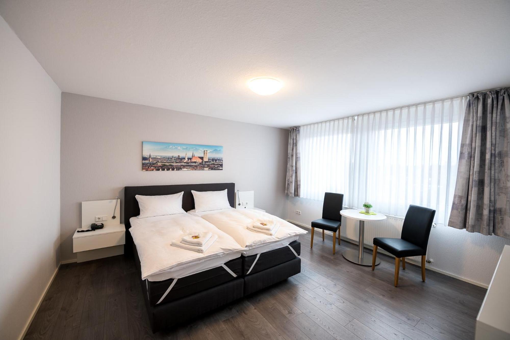 Double Room with Private Bathroom - Photo 1