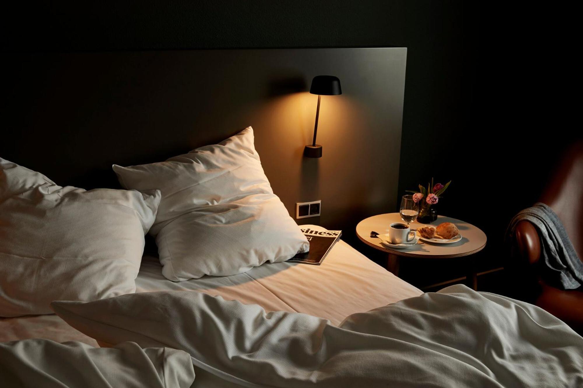 Standard Twin Room - Photo 4