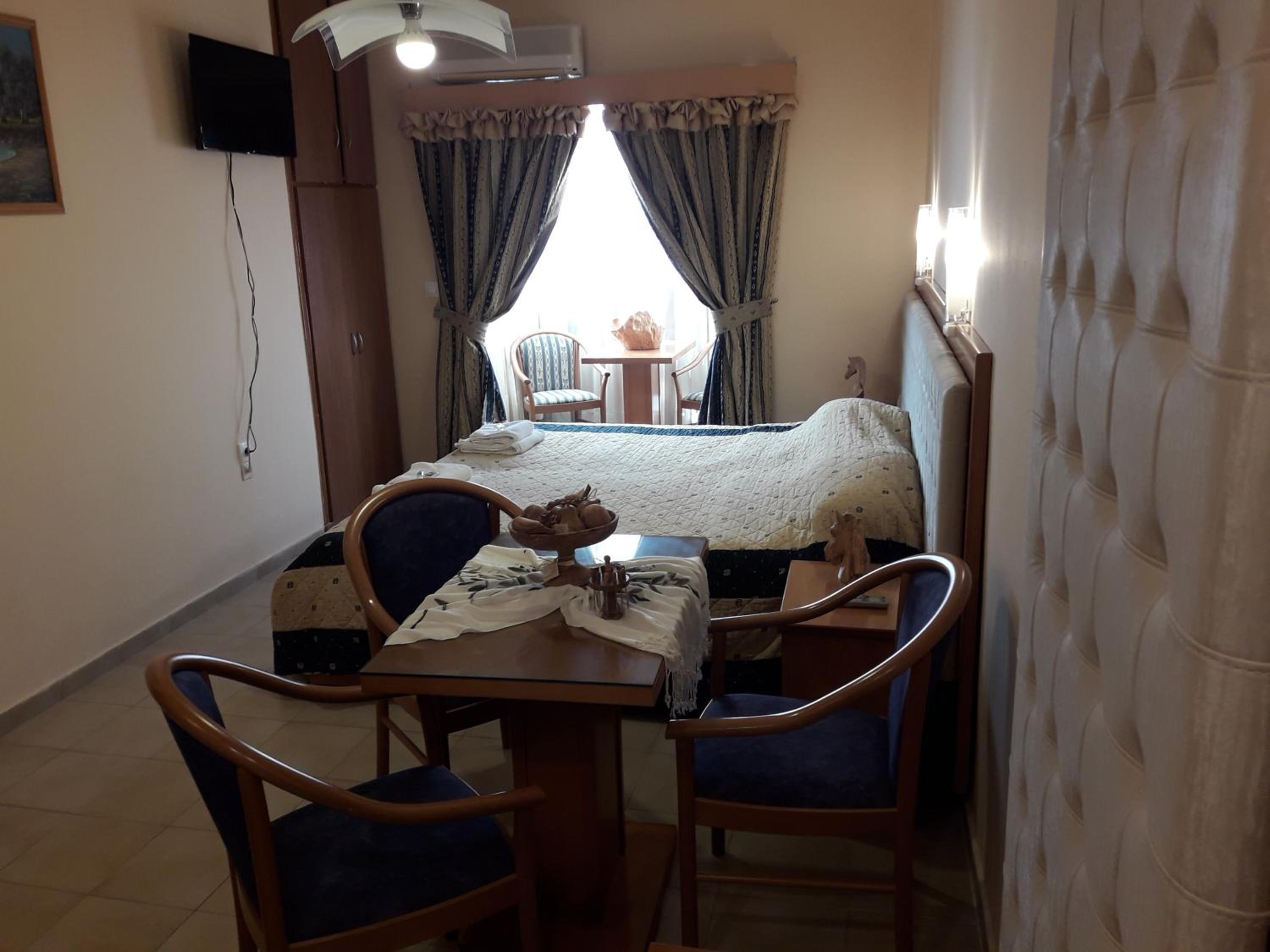 Double Room - Photo 3