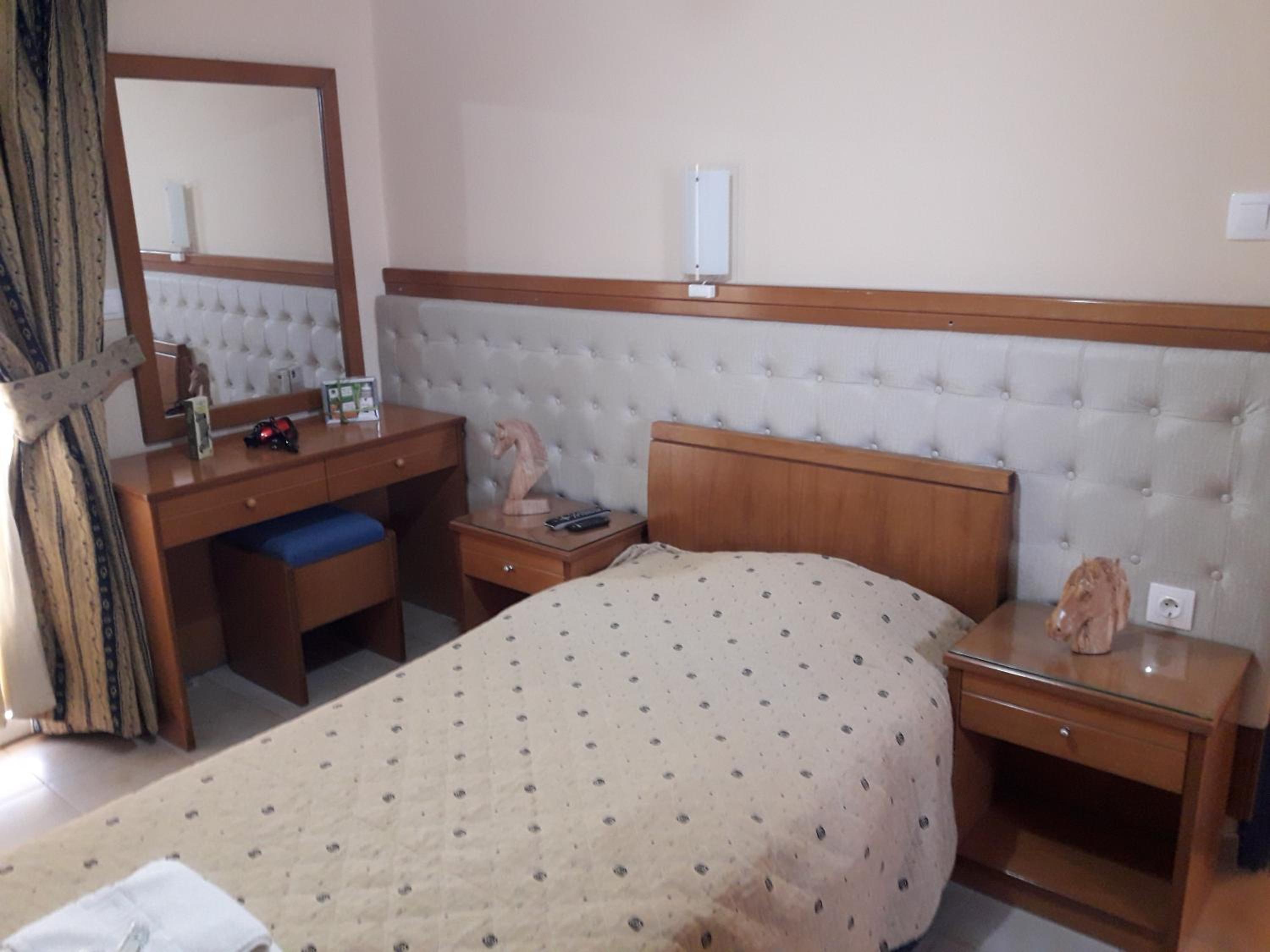 Double Room - Photo 5