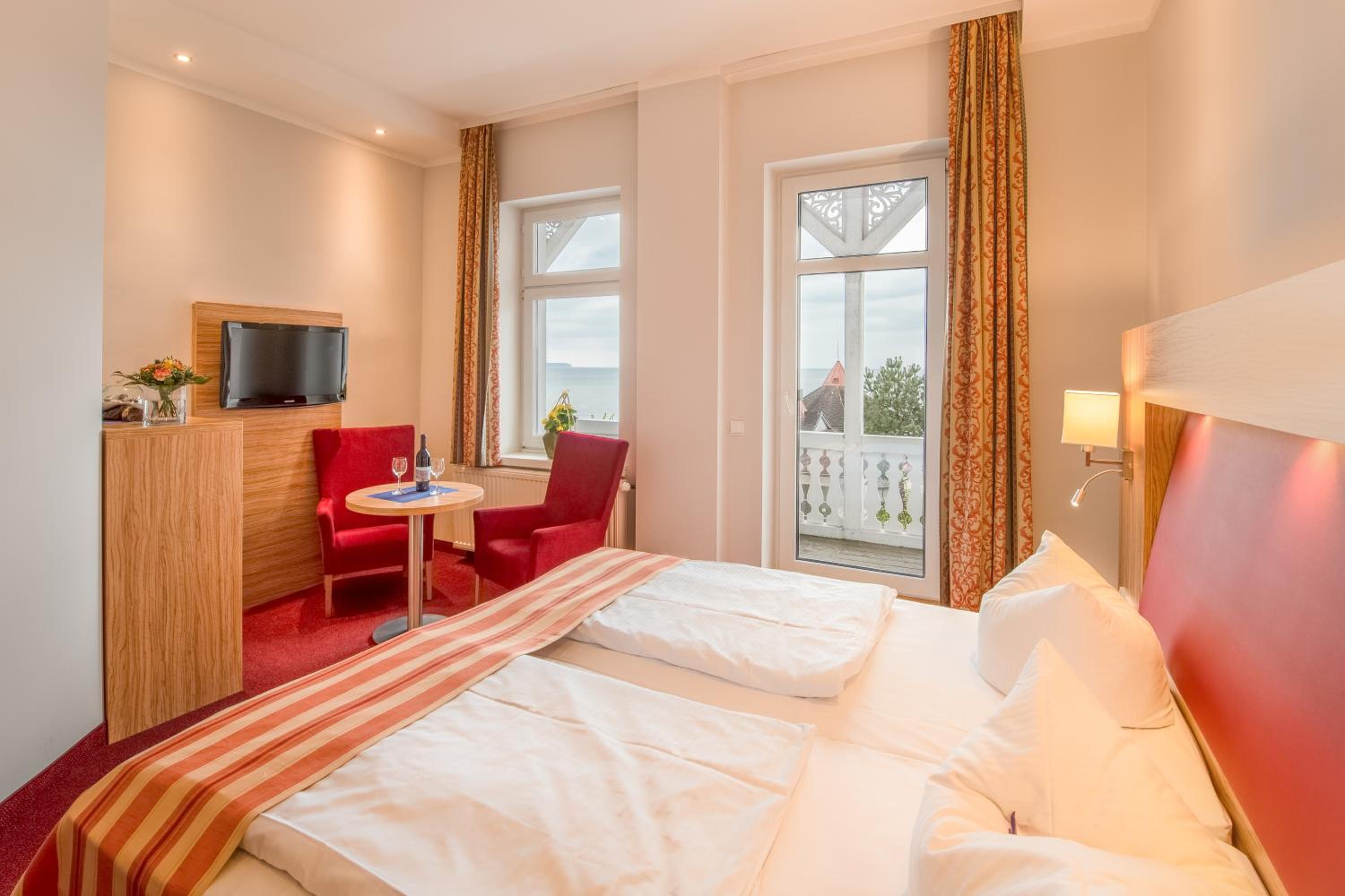 Double Room with Balcony and Sea View photo 1