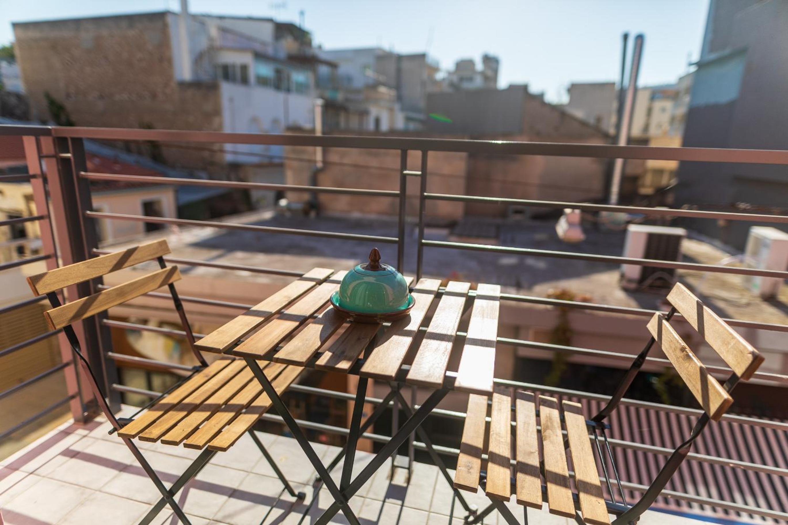 Apartment with Balcony photo 2