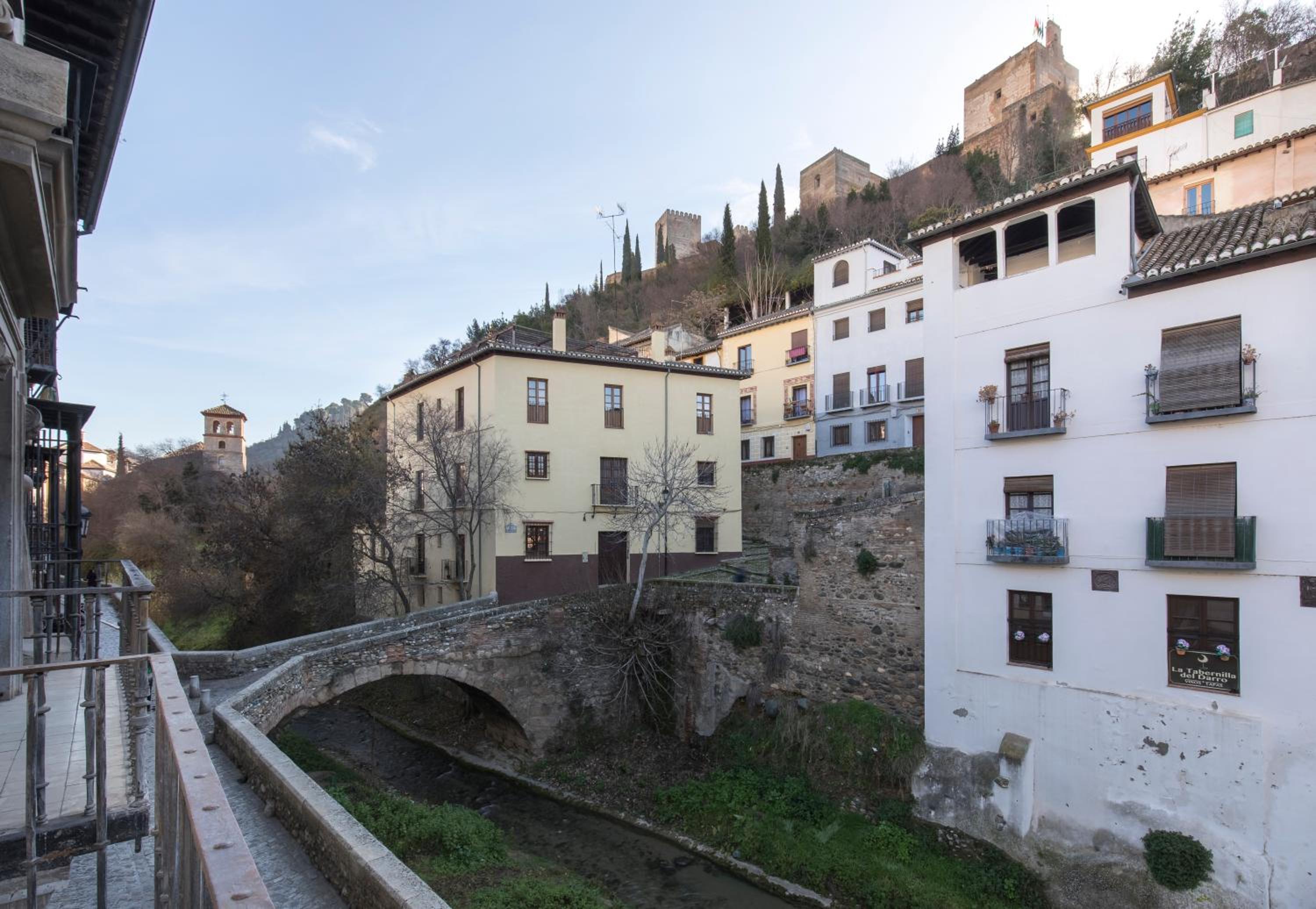 Superior Double or Twin Room with  with Alhambra View - Photo 12