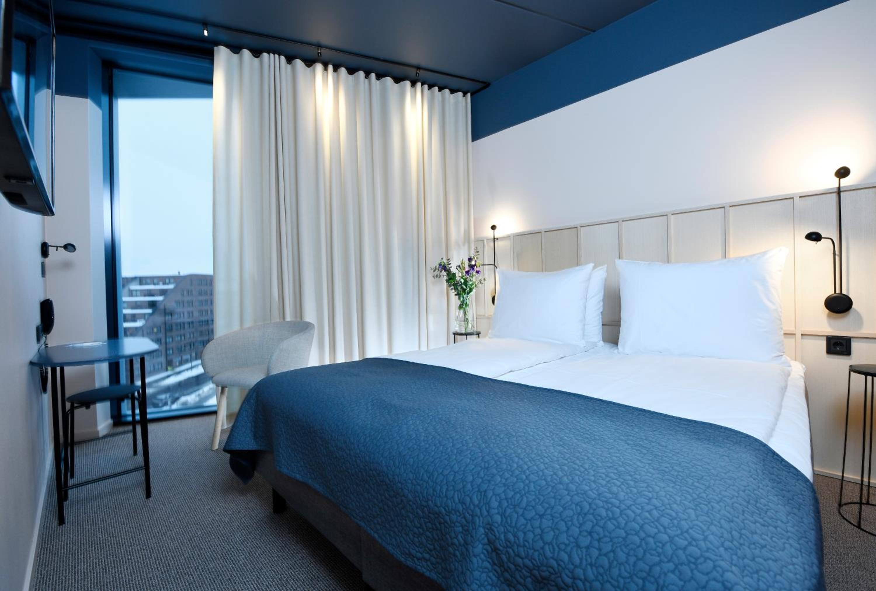 Superior King Room - Non-Smoking photo 2