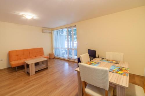 One-Bedroom Apartment - Ground Floor photo 3