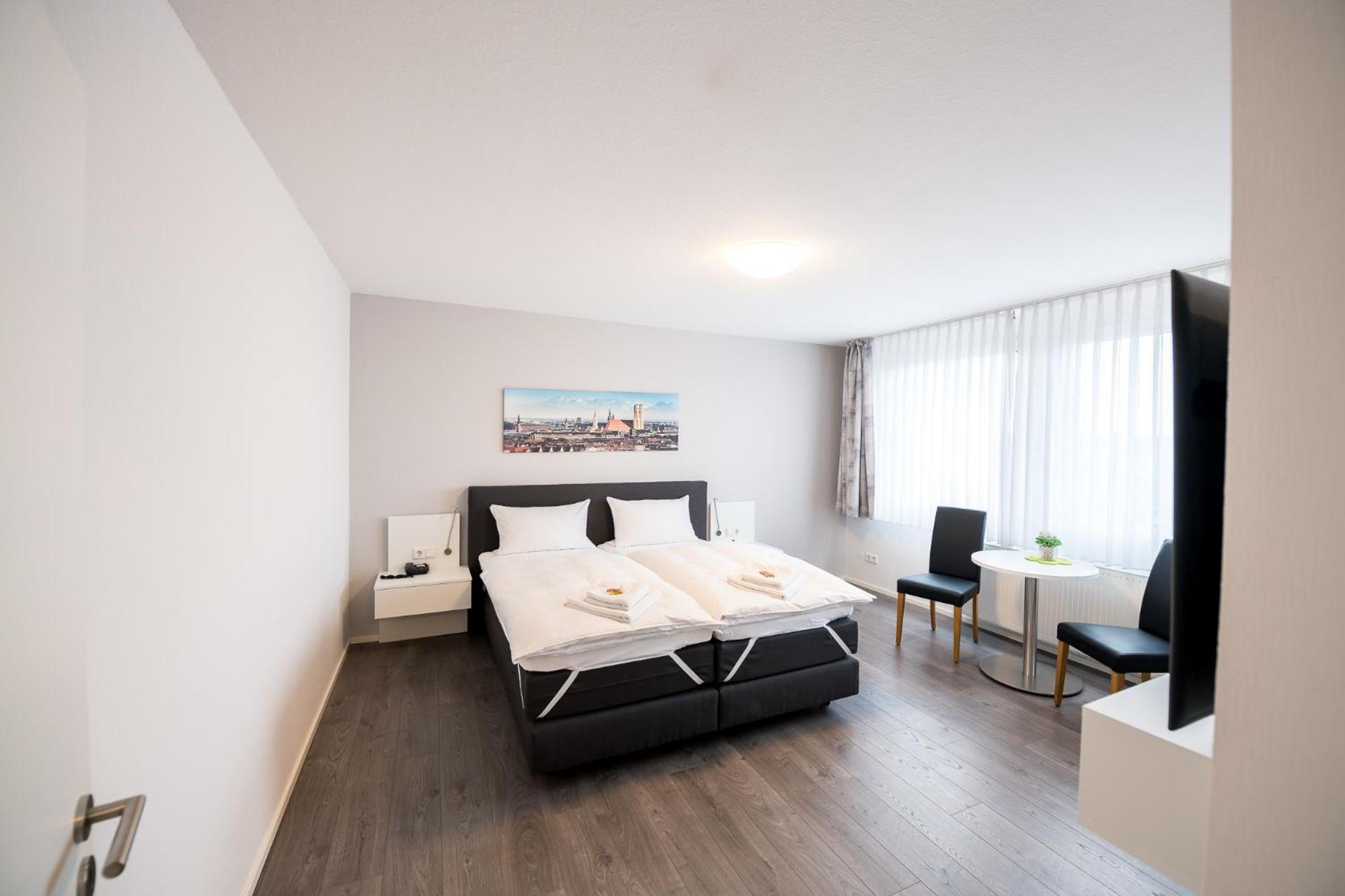 Double Room with Private Bathroom - Photo 6