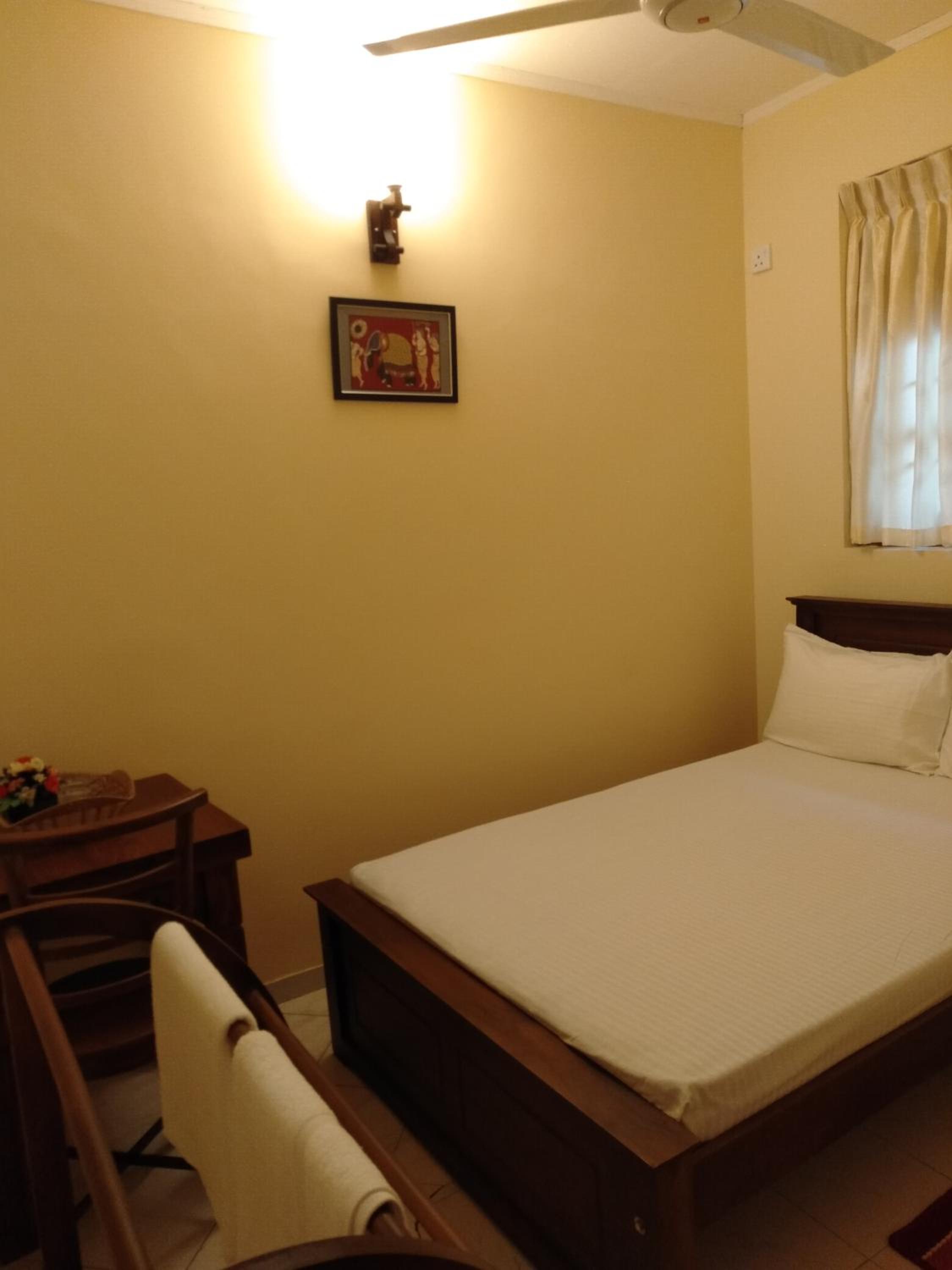 Budget Double Room photo 2