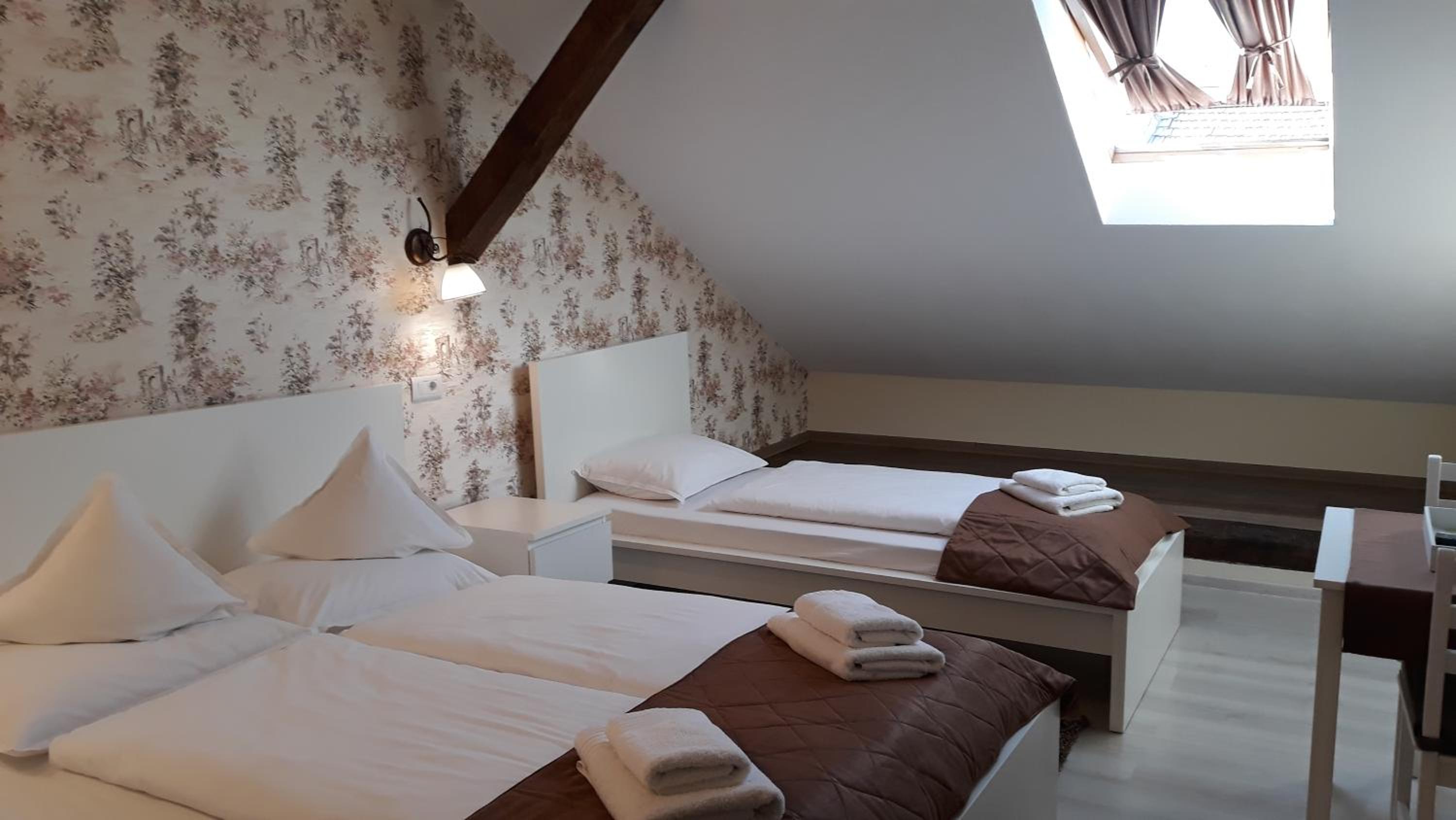 Classic Triple Room - Photo 5