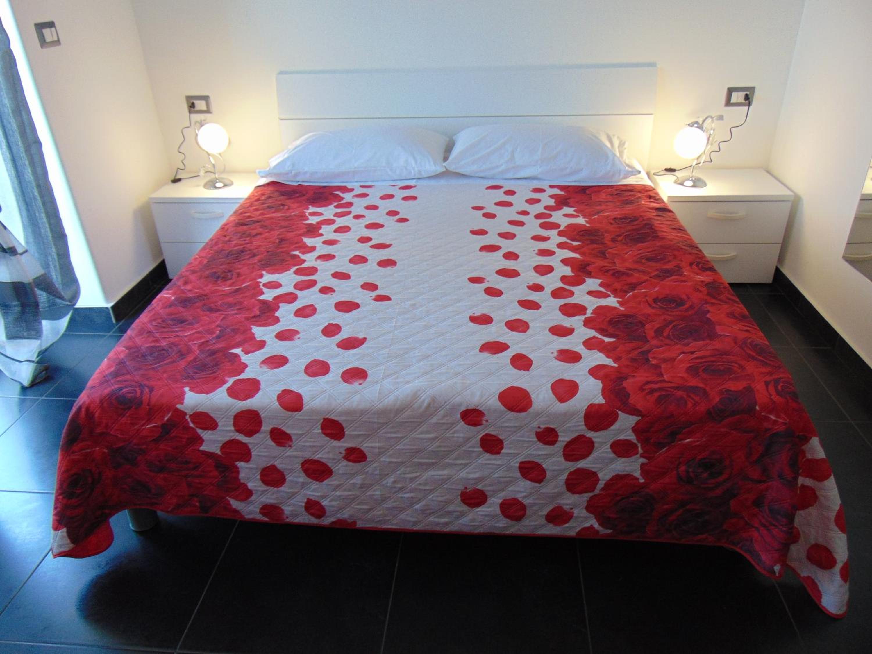 Deluxe Room (2 Adults + 1 Child) - Photo 5