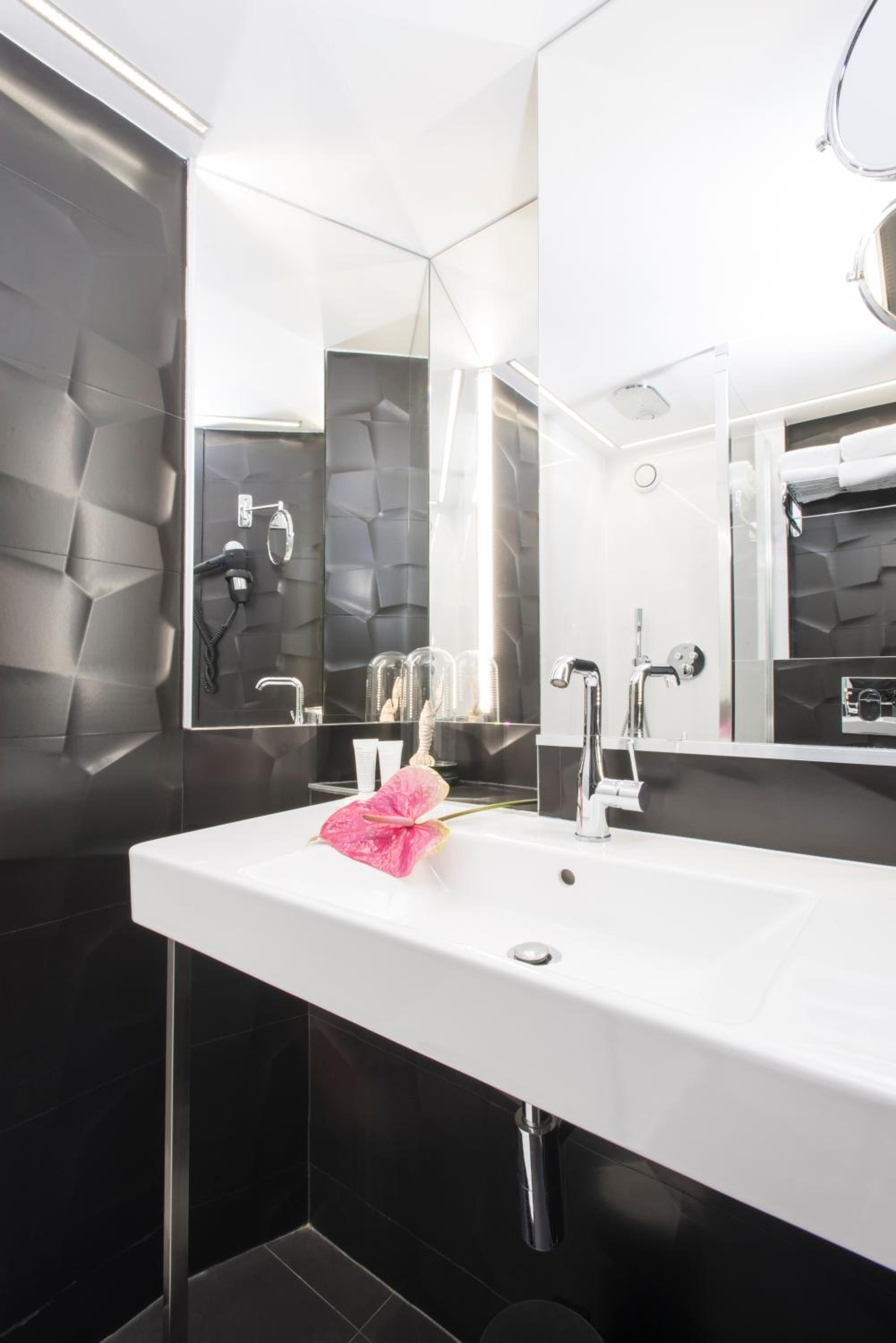 Superior Double or Twin Room photo 2