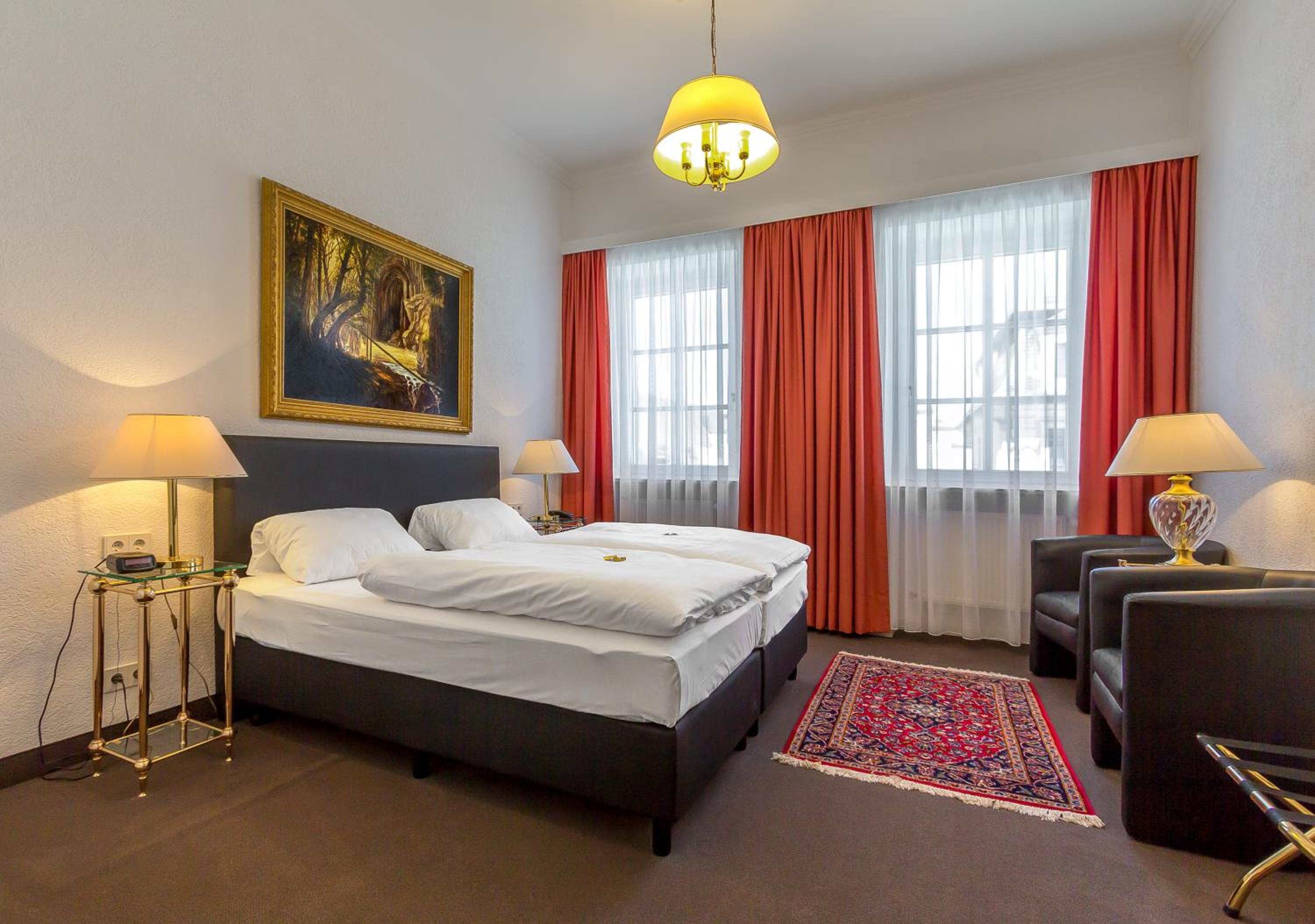 Standard Double Room - Photo 9