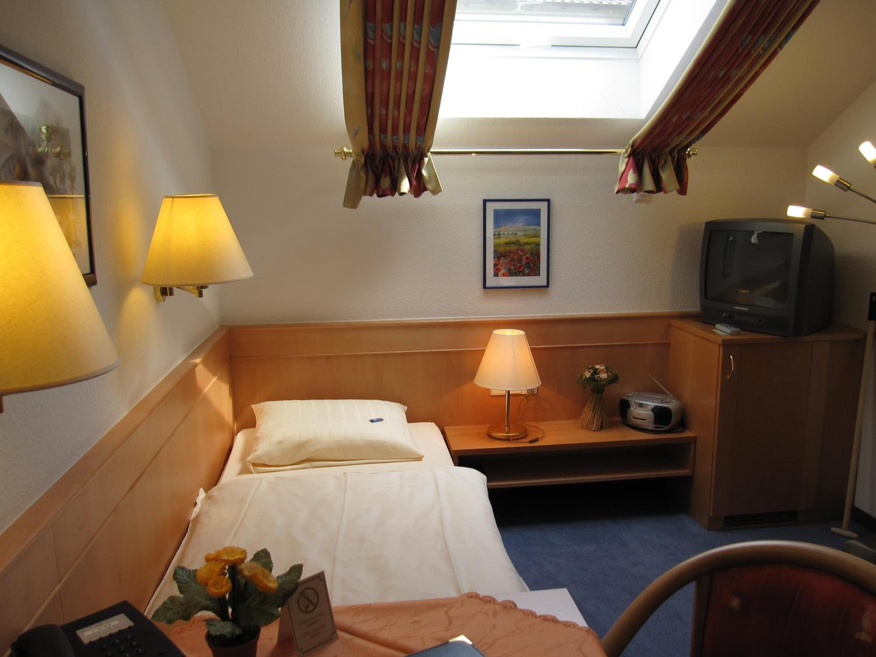 Standard Single Room photo 3