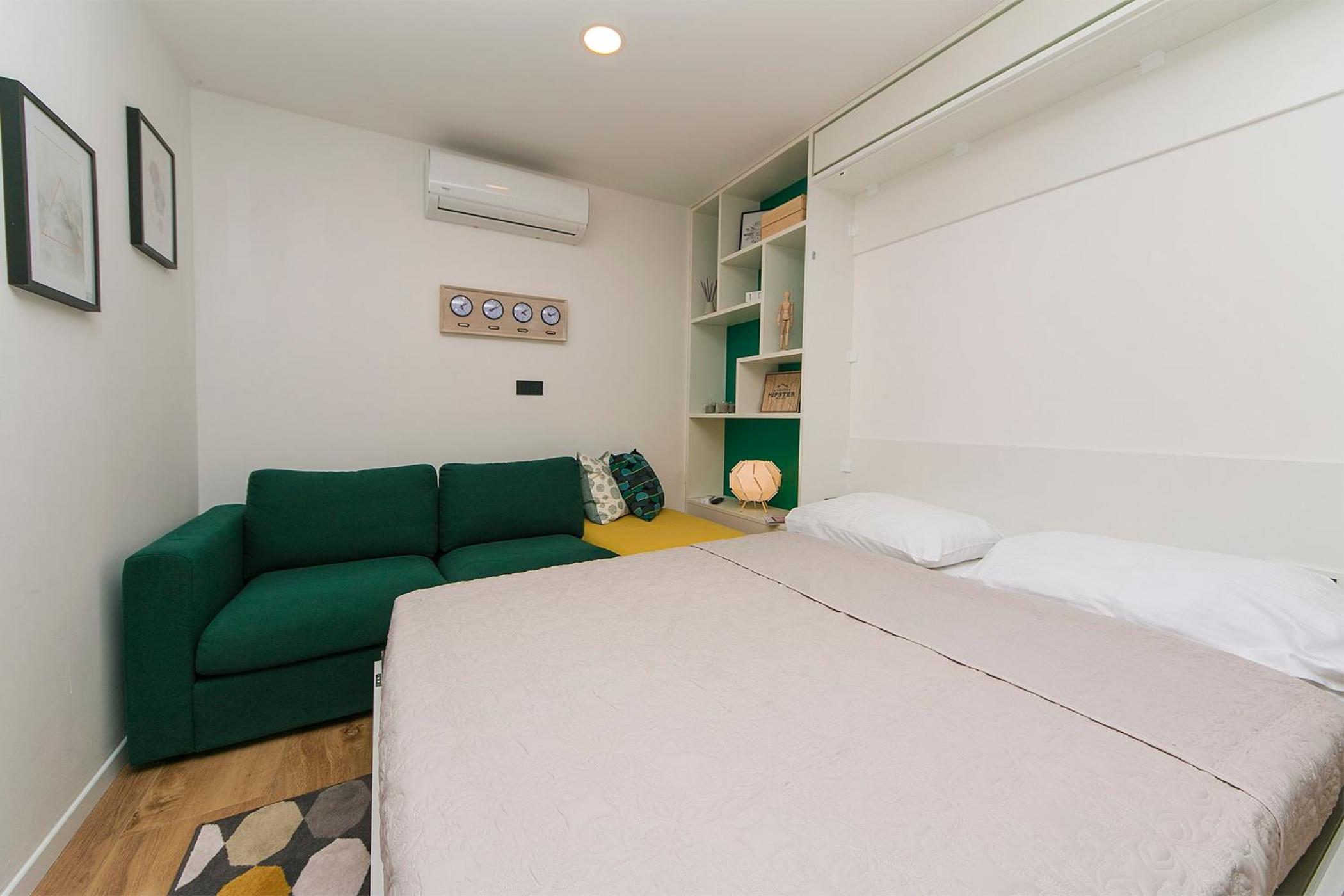 Studio Apartment photo 1